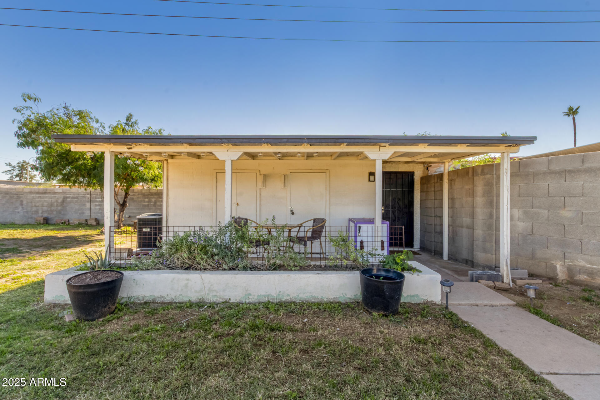 4713 E HIDALGO Avenue