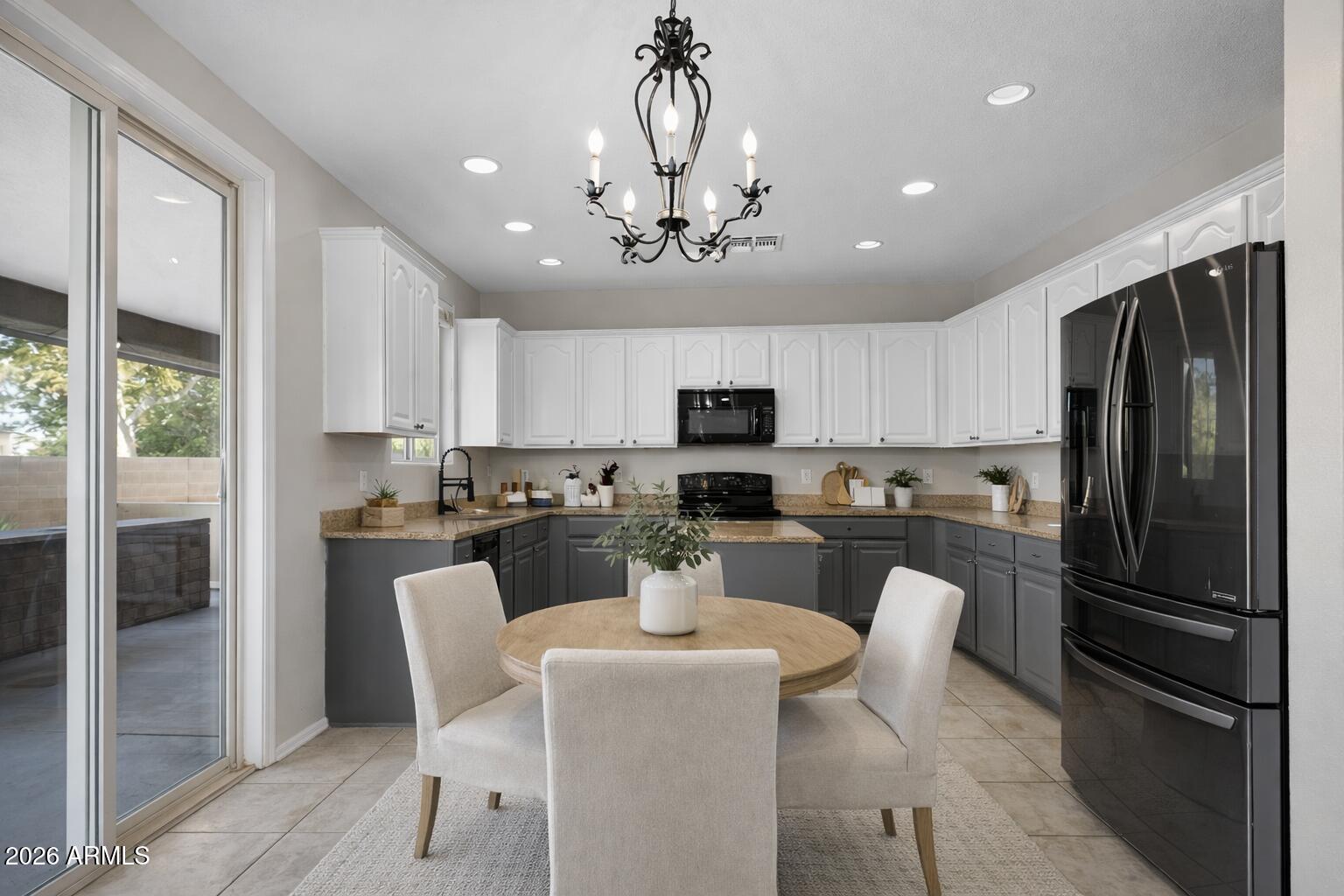 3850 E Longhorn Street