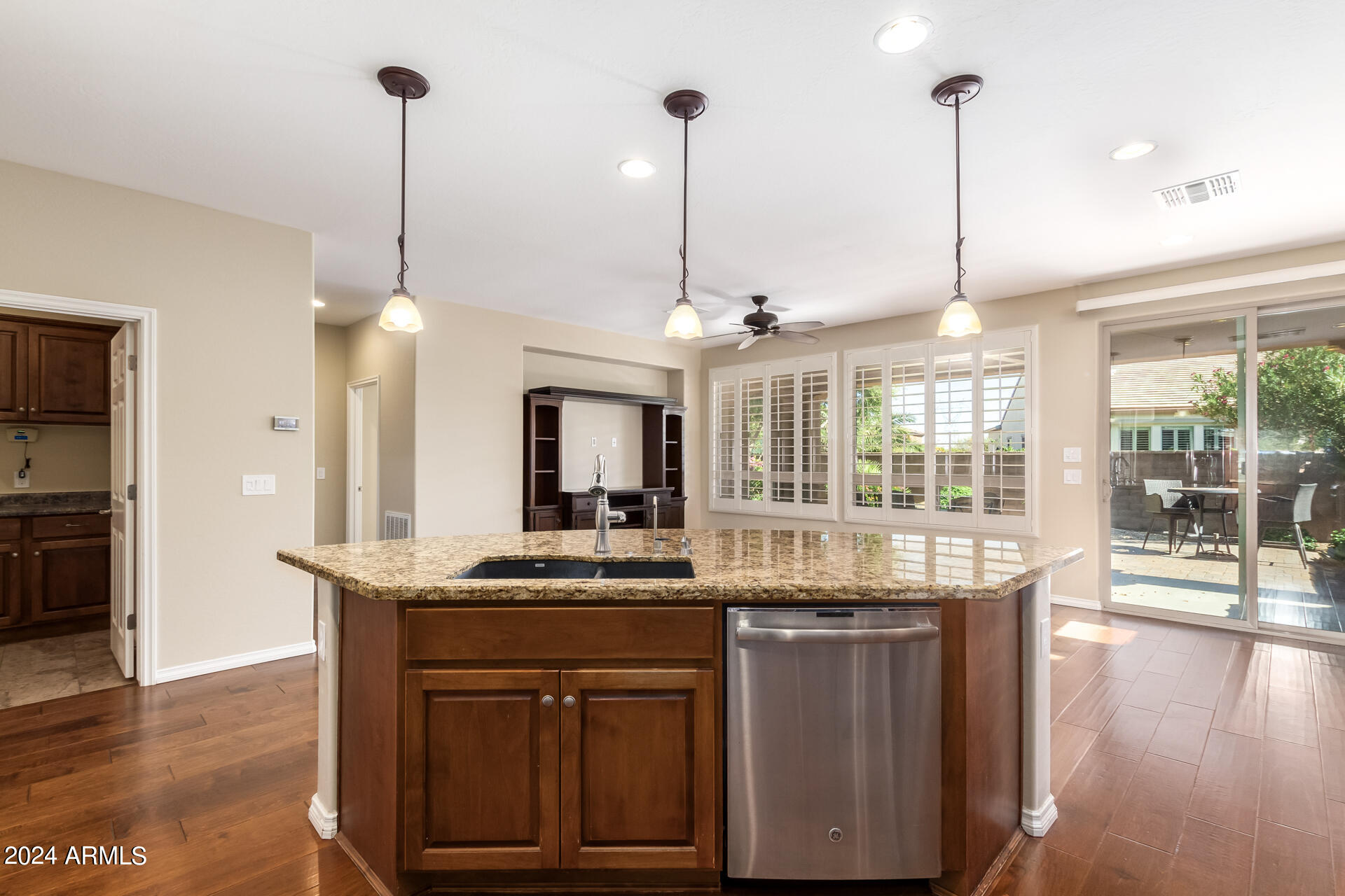 120 E CAMELLIA Way