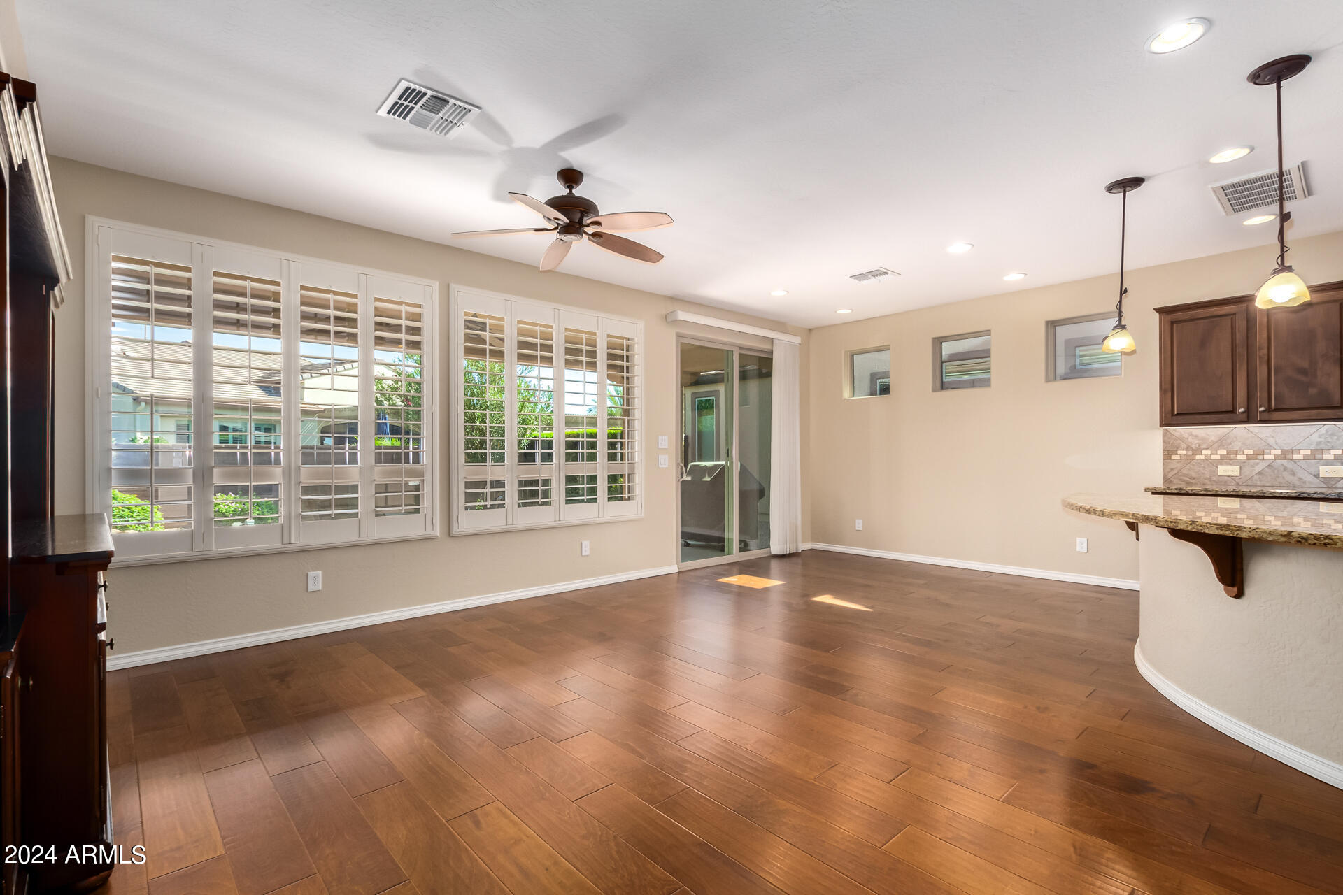 120 E CAMELLIA Way