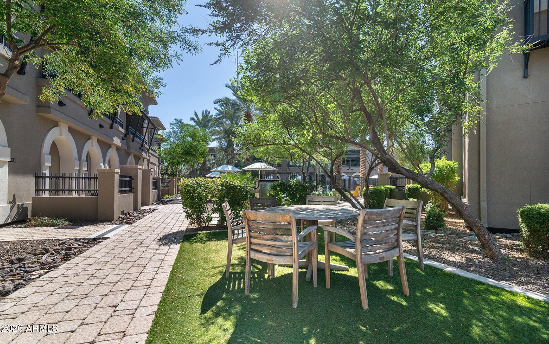 6565 E THOMAS Road 1049