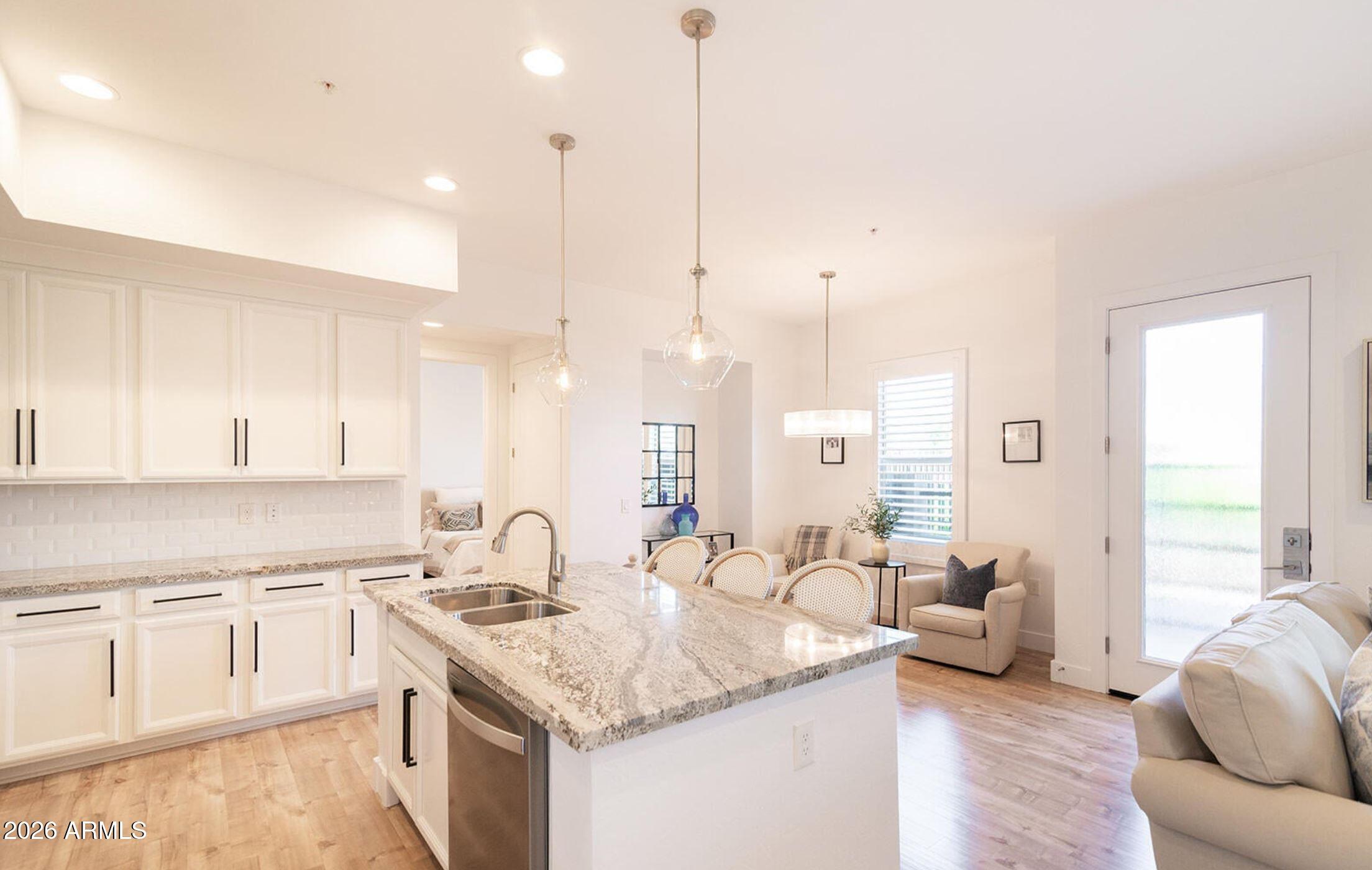 6565 E THOMAS Road 1049