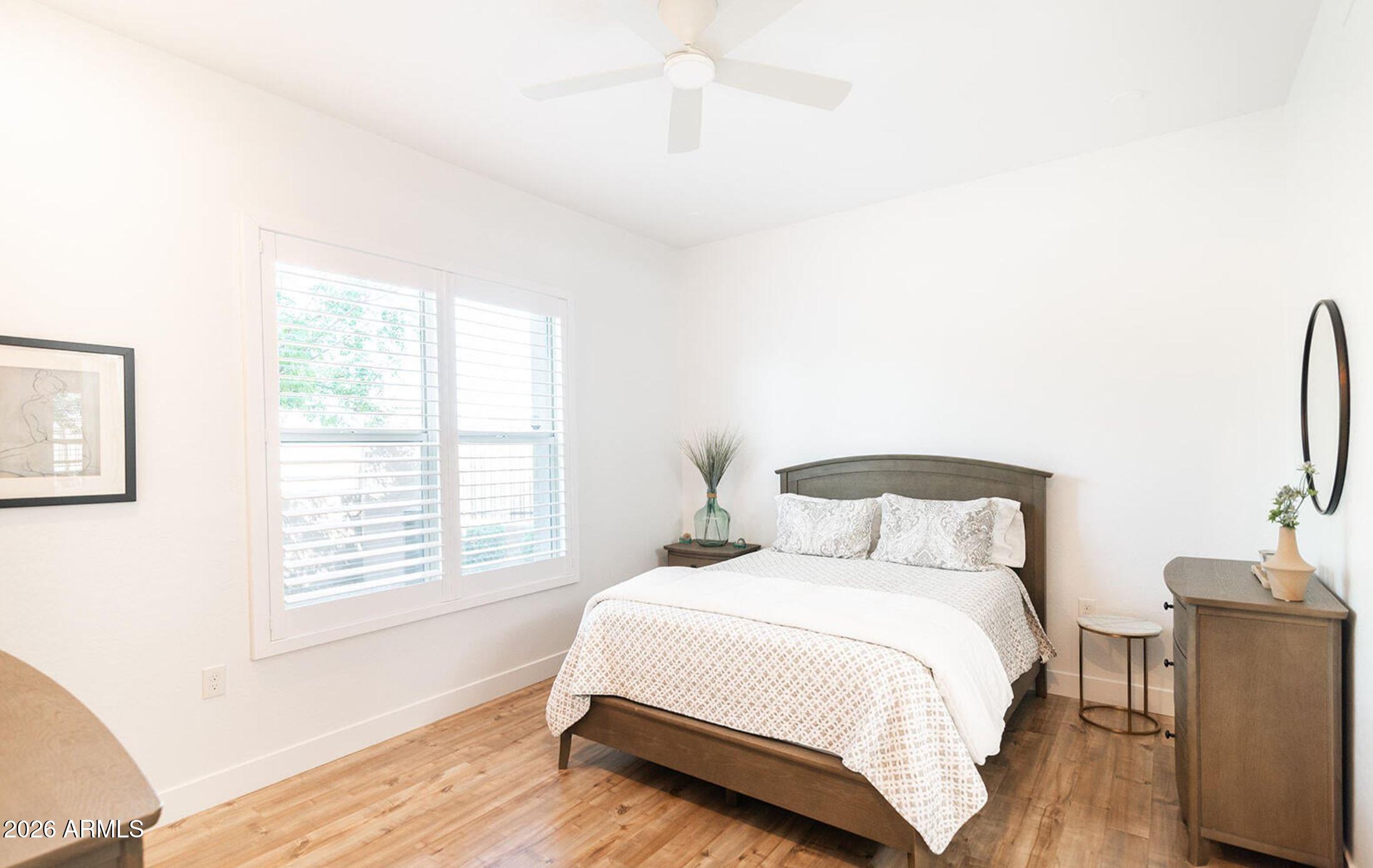 6565 E THOMAS Road 1049