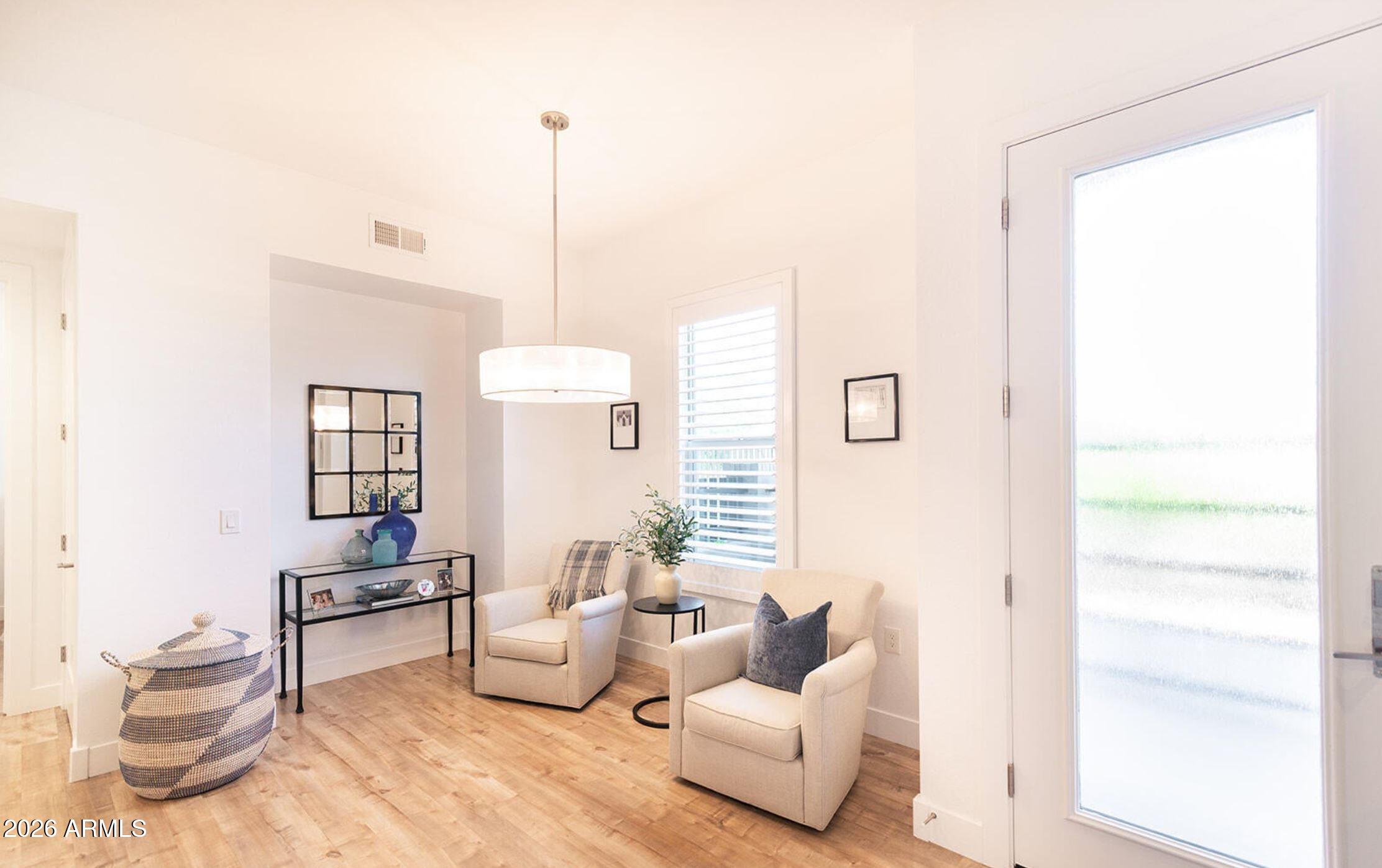 6565 E THOMAS Road 1049