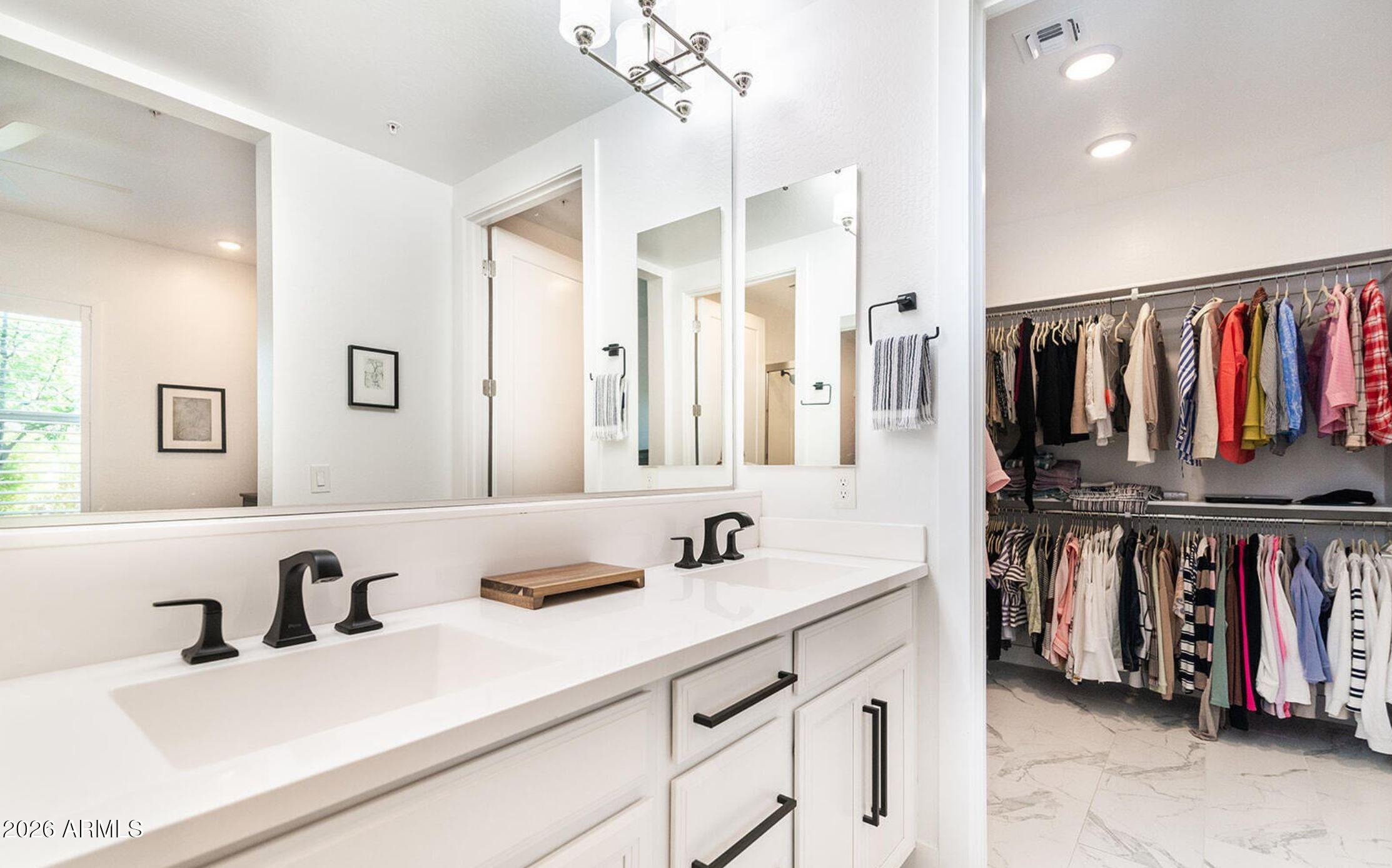 6565 E THOMAS Road 1049