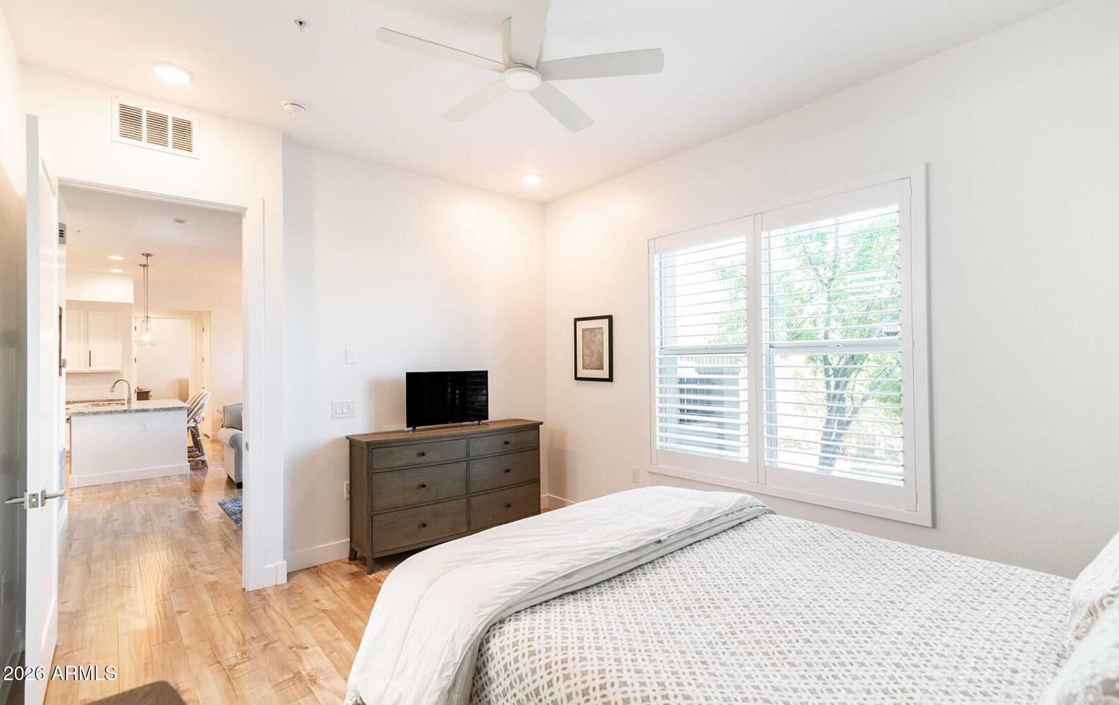 6565 E THOMAS Road 1049