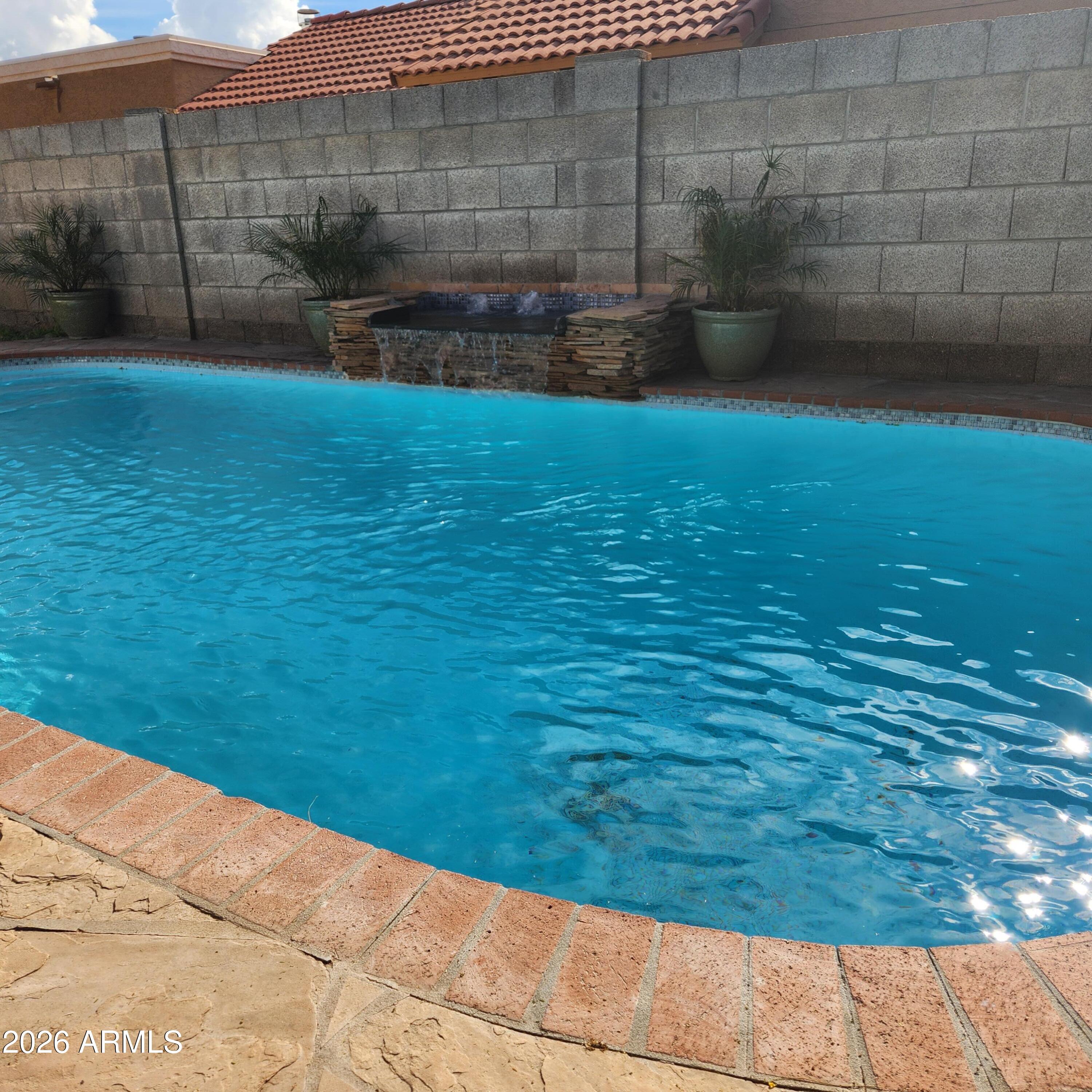 321 W Montoya Lane