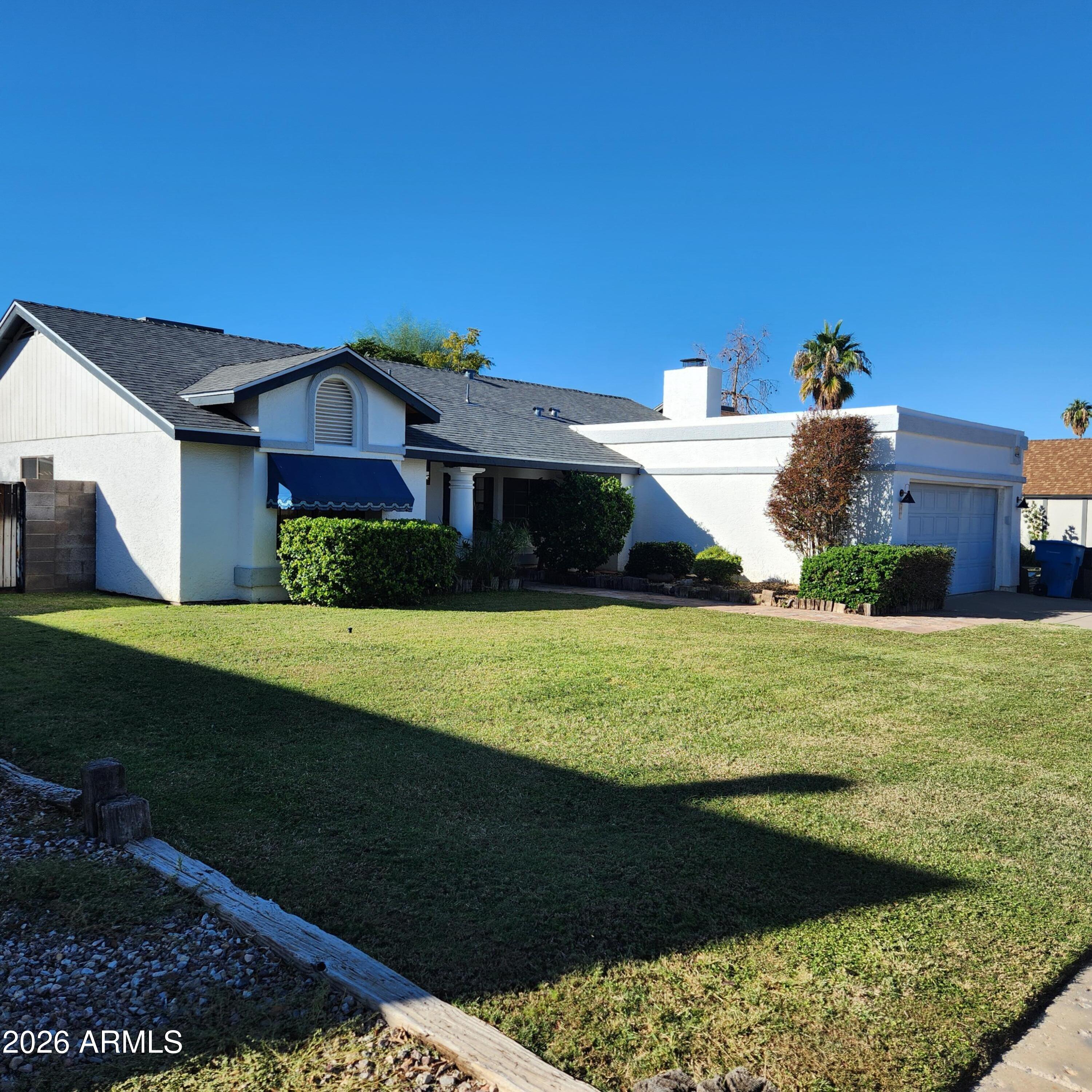 321 W Montoya Lane
