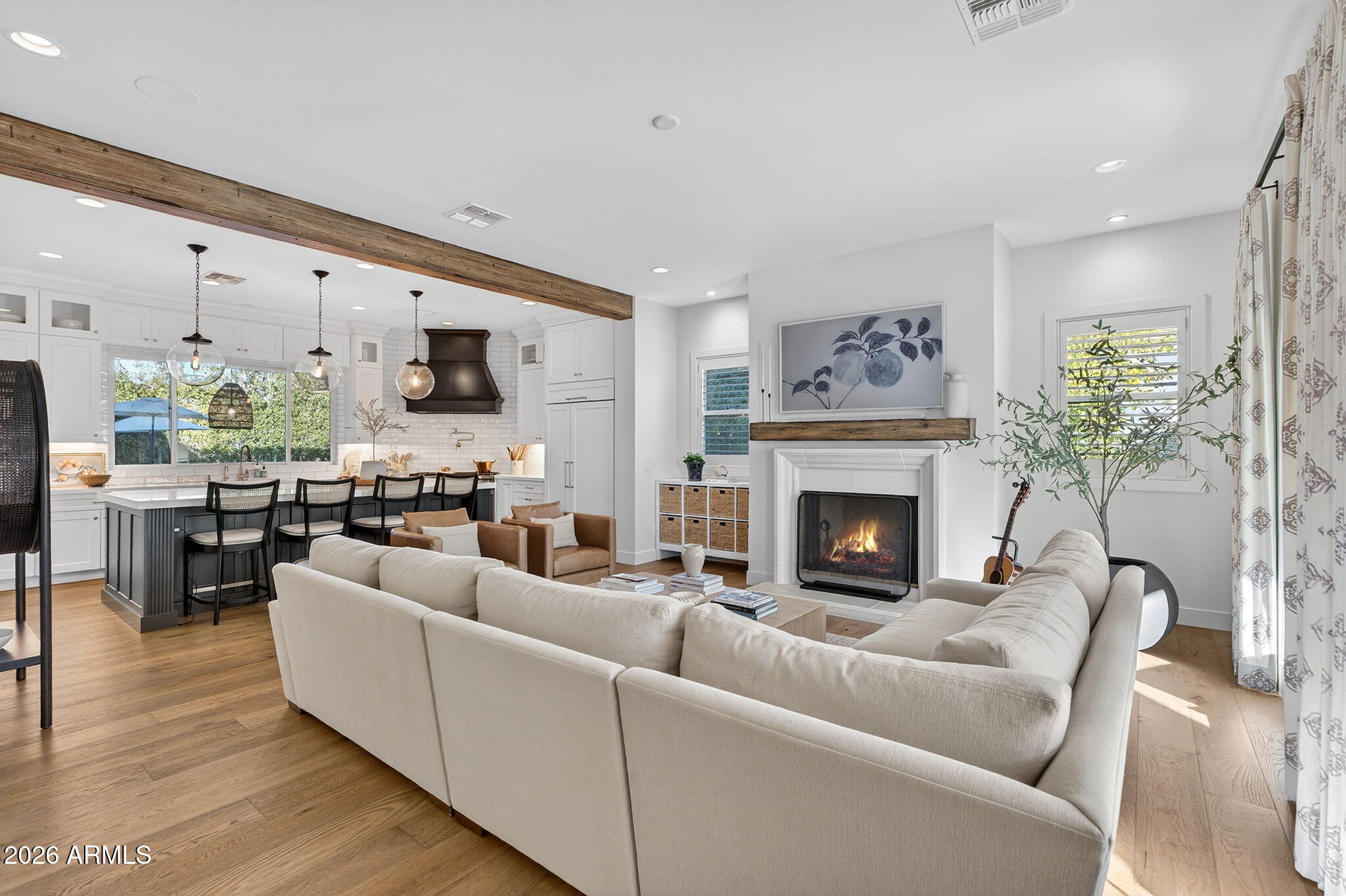 3906 E CRITTENDEN Lane