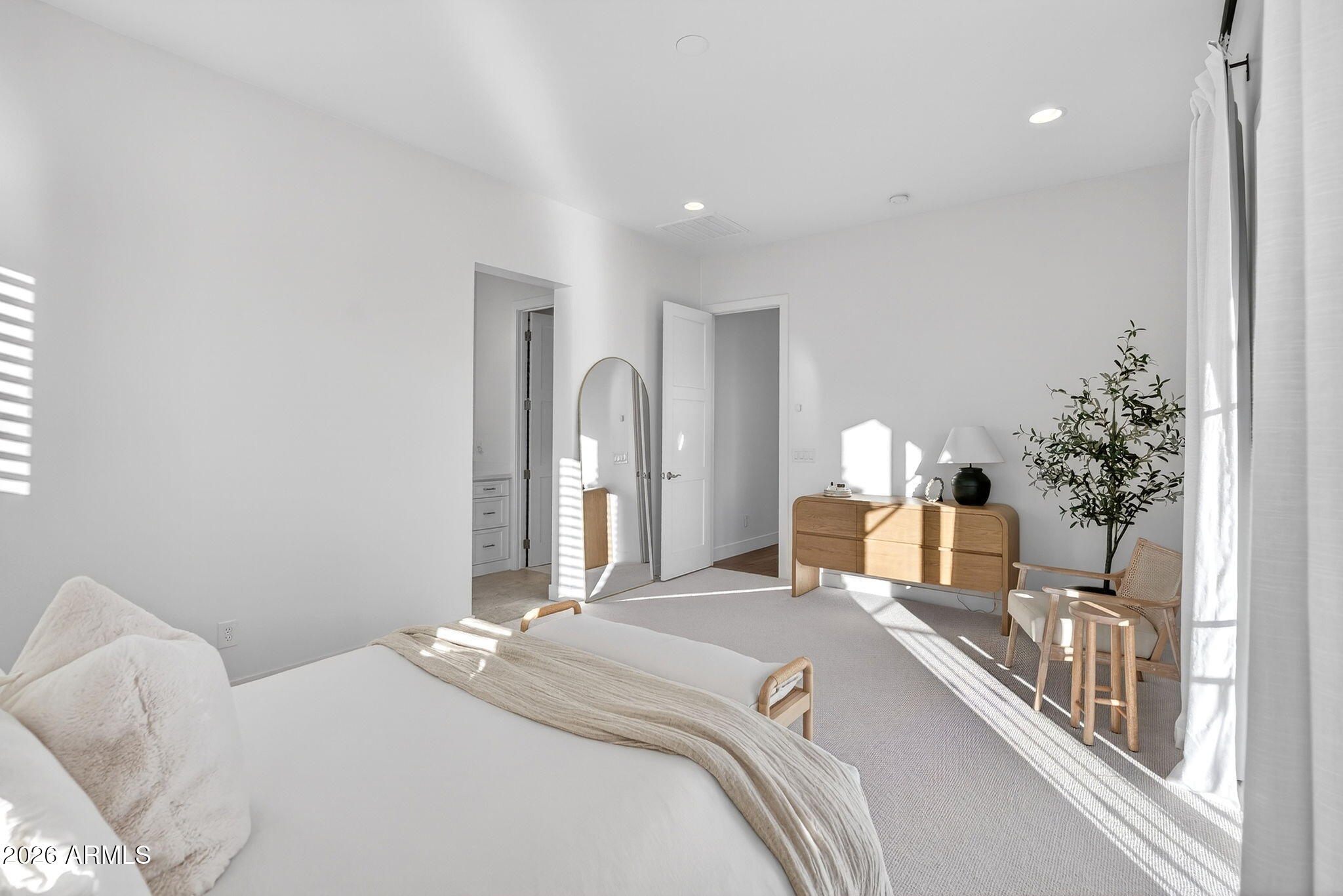 3906 E CRITTENDEN Lane