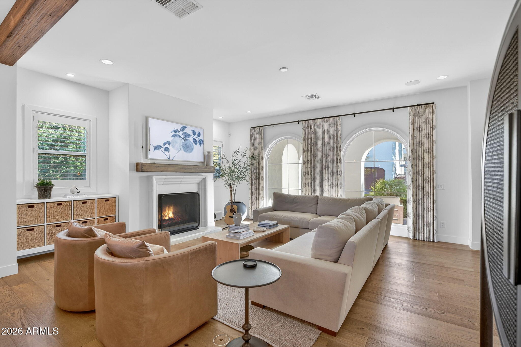 3906 E CRITTENDEN Lane