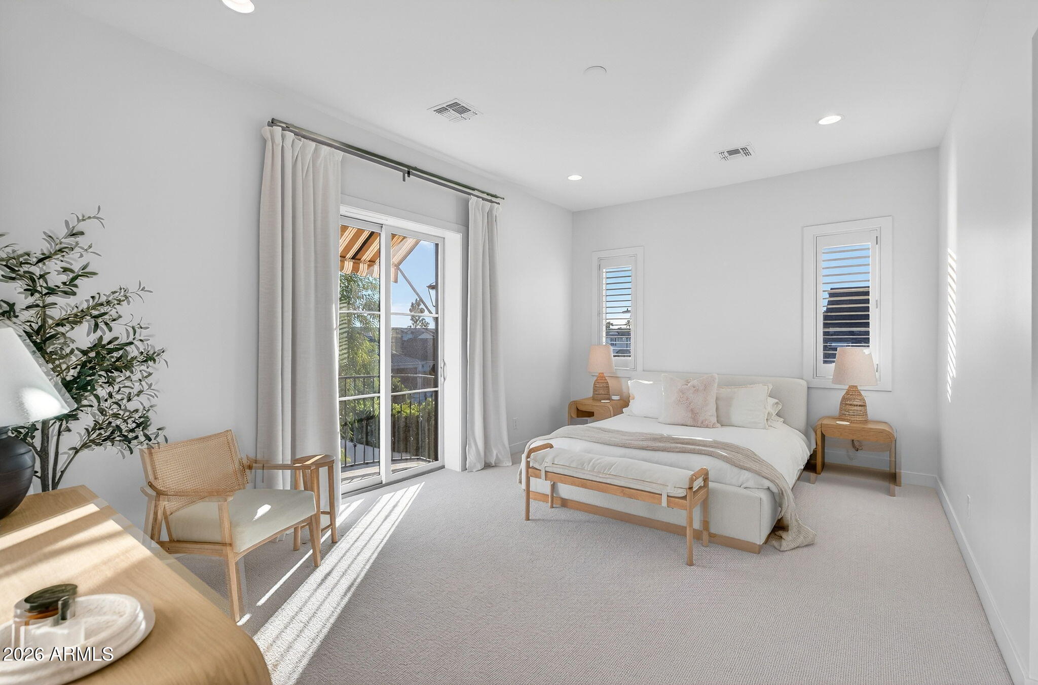 3906 E CRITTENDEN Lane