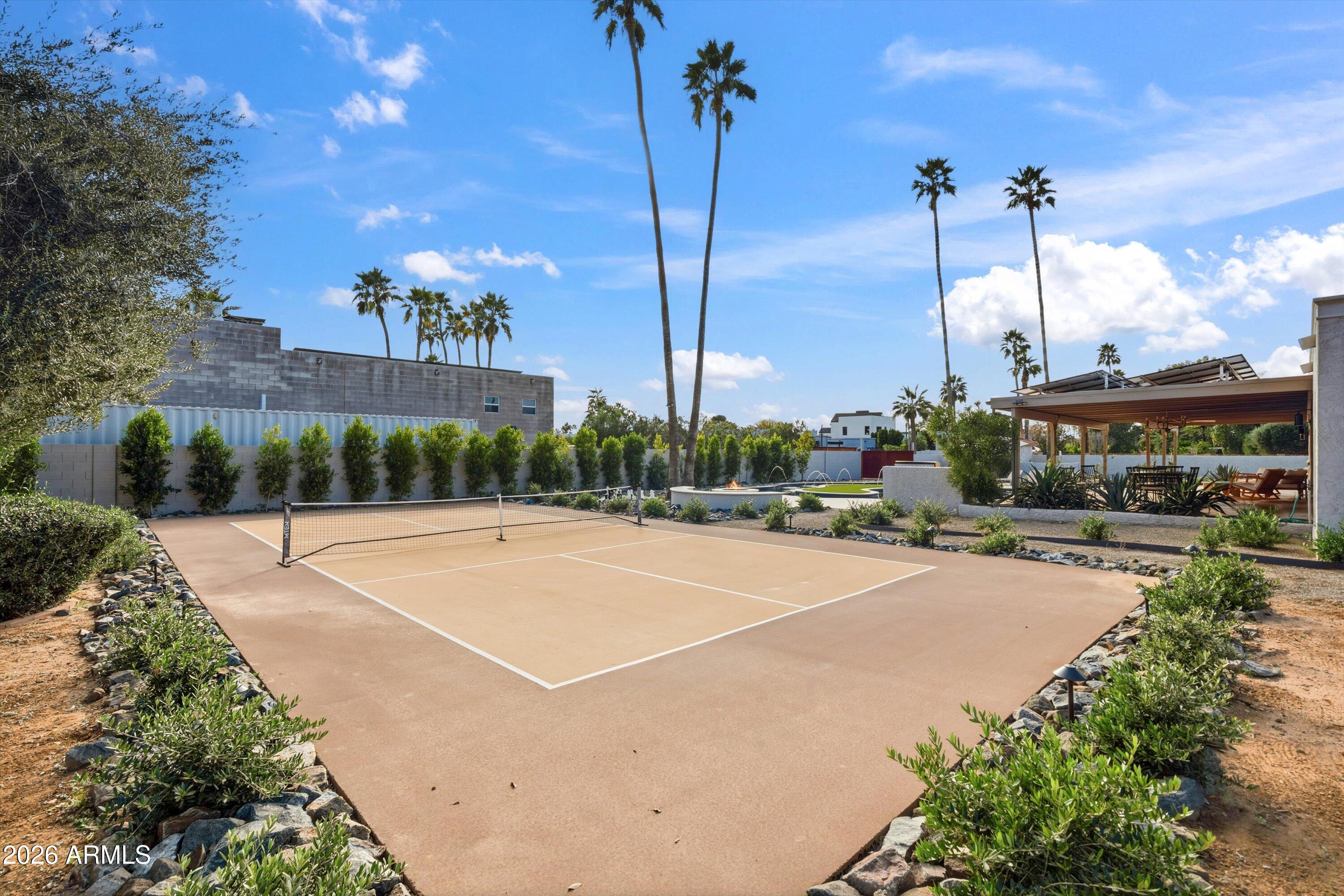 7001 E THUNDERBIRD Road