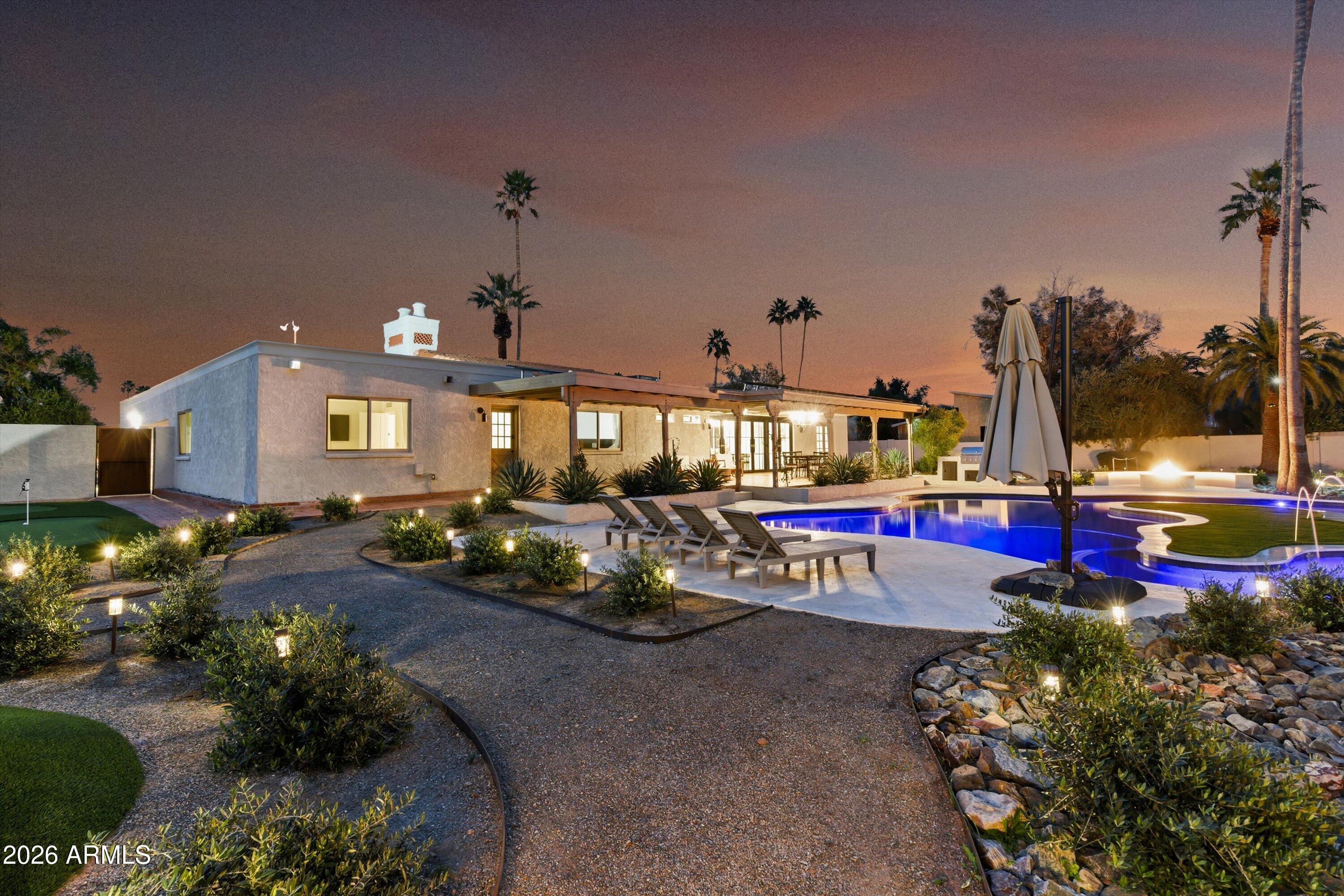 7001 E THUNDERBIRD Road