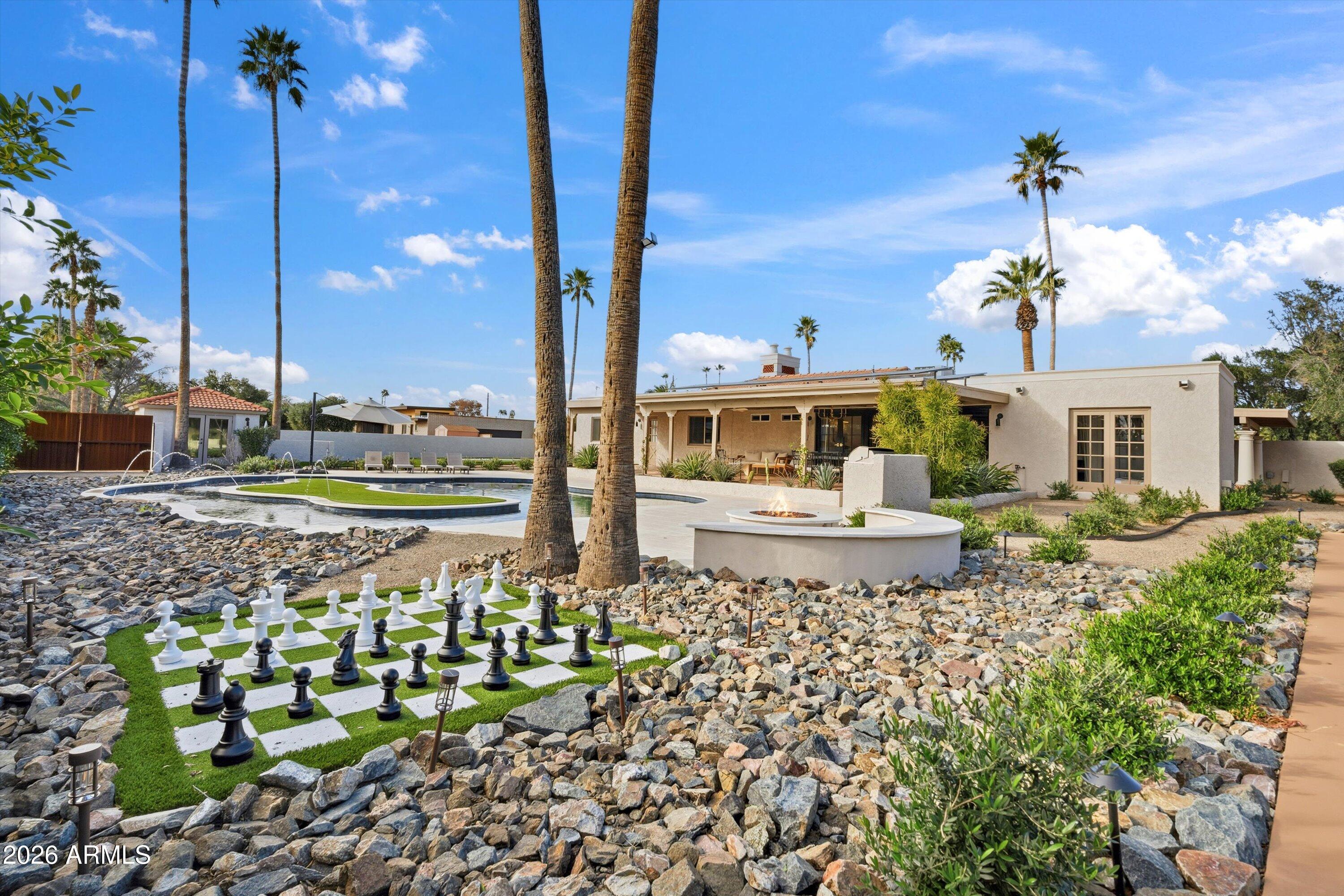 7001 E THUNDERBIRD Road