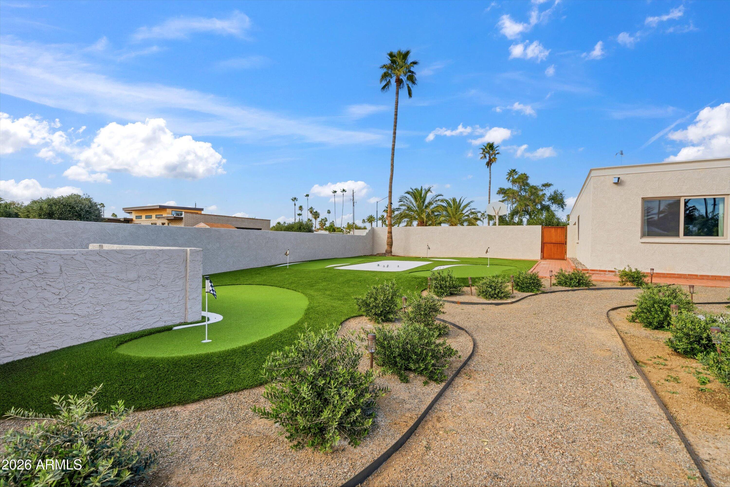 7001 E THUNDERBIRD Road