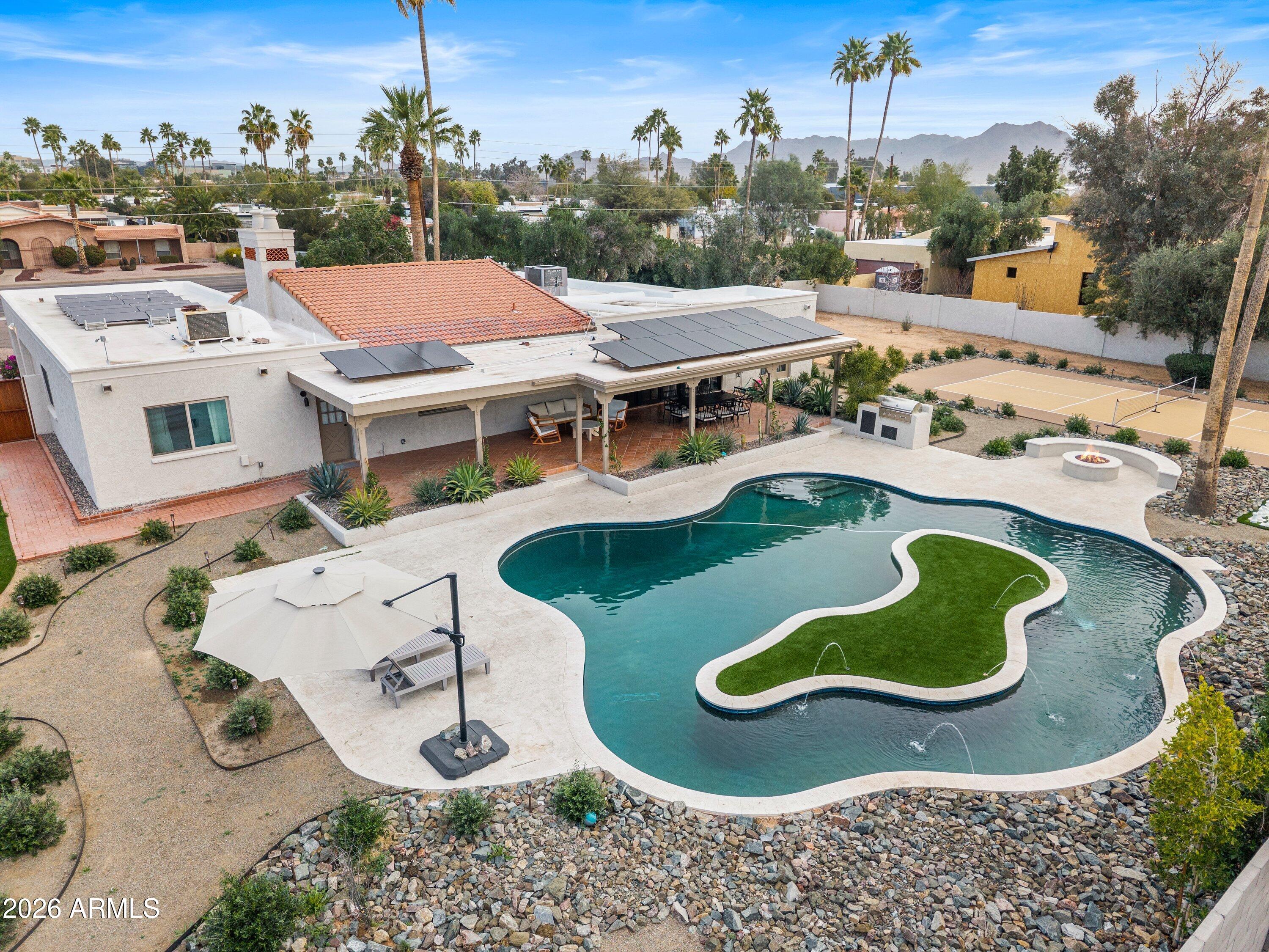 7001 E THUNDERBIRD Road