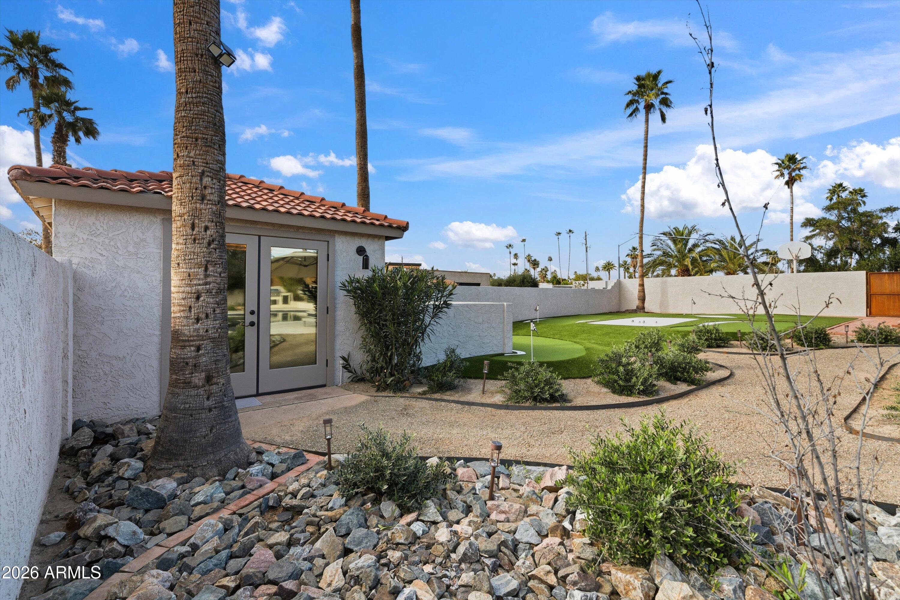 7001 E THUNDERBIRD Road