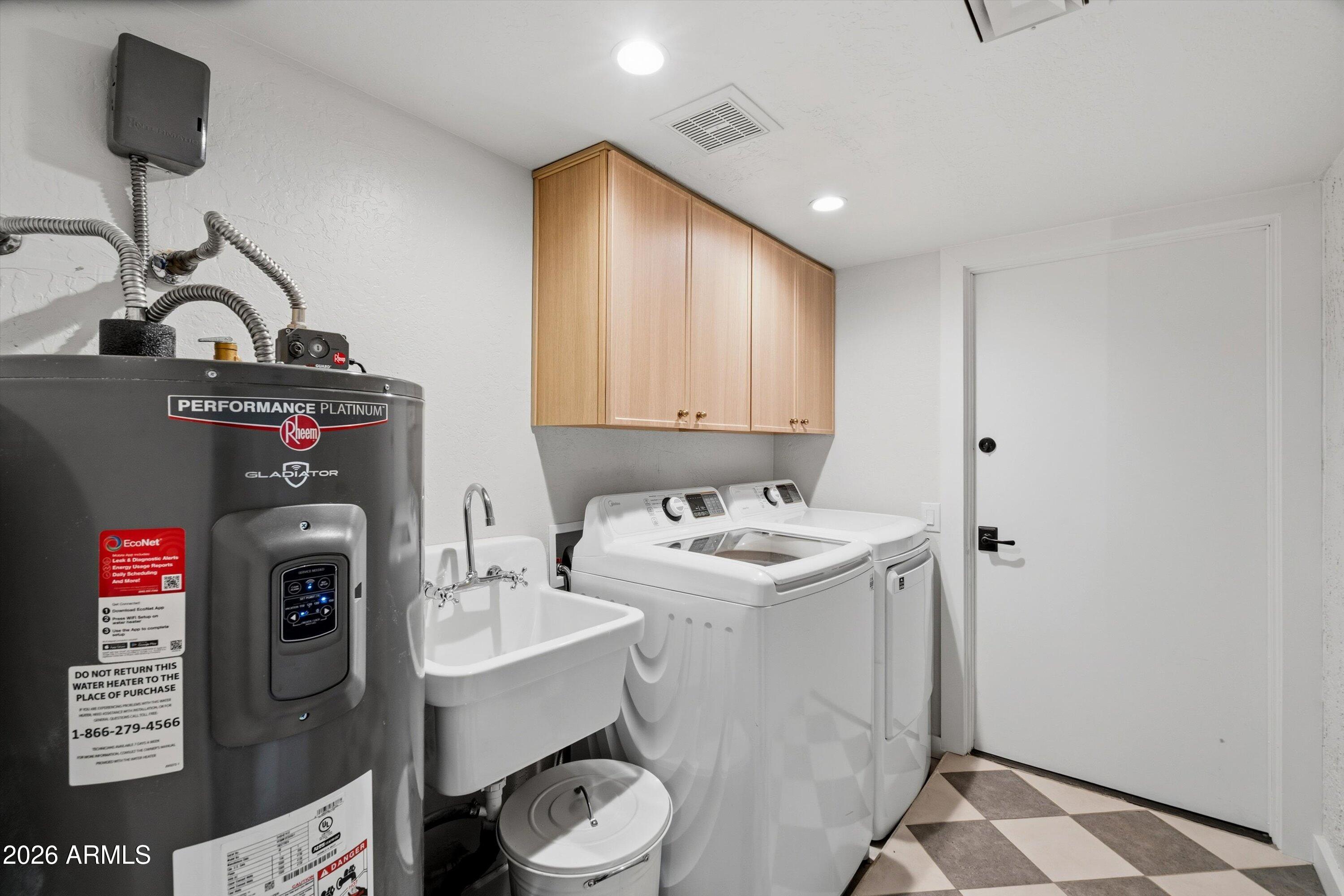 7001 E THUNDERBIRD Road