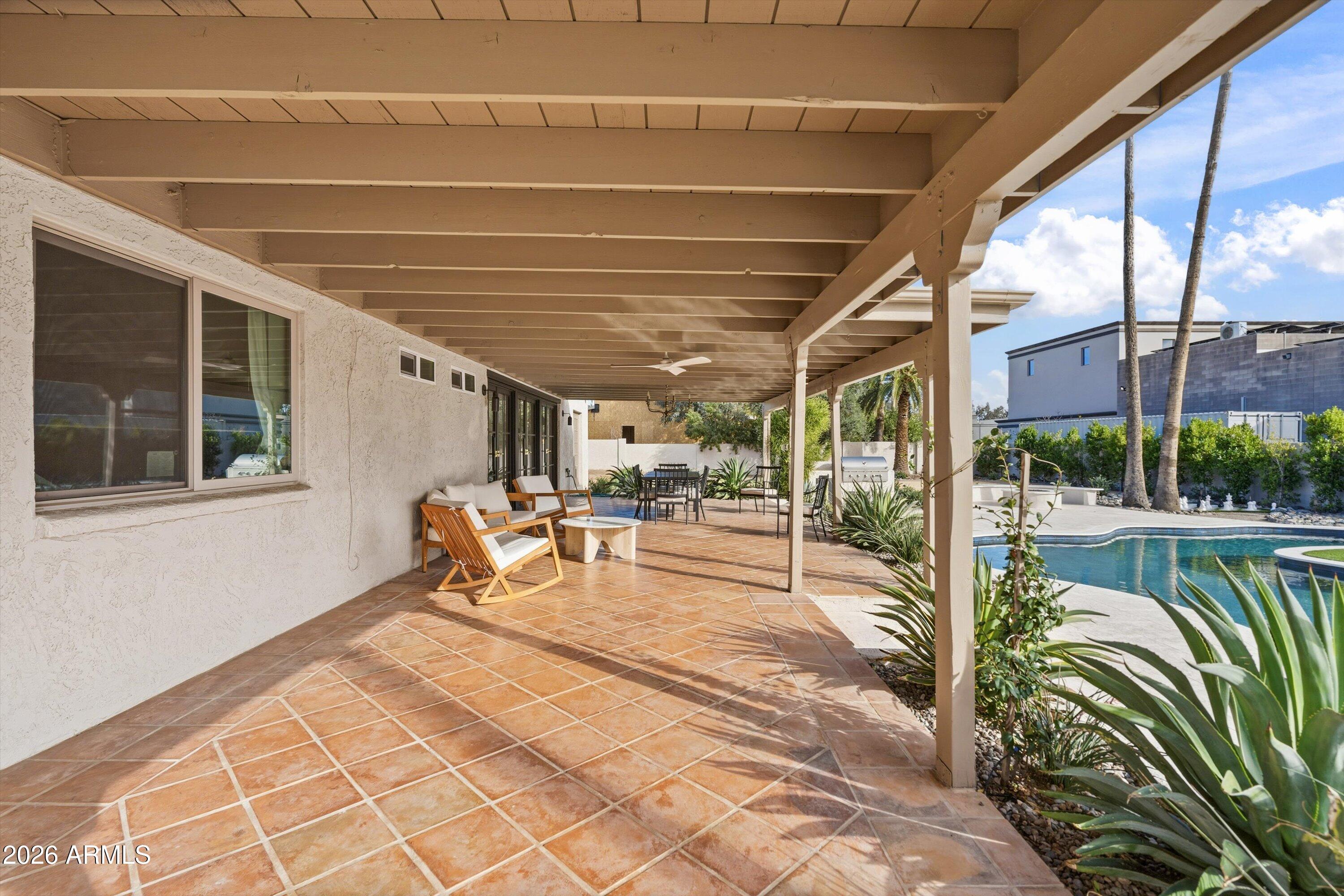 7001 E THUNDERBIRD Road