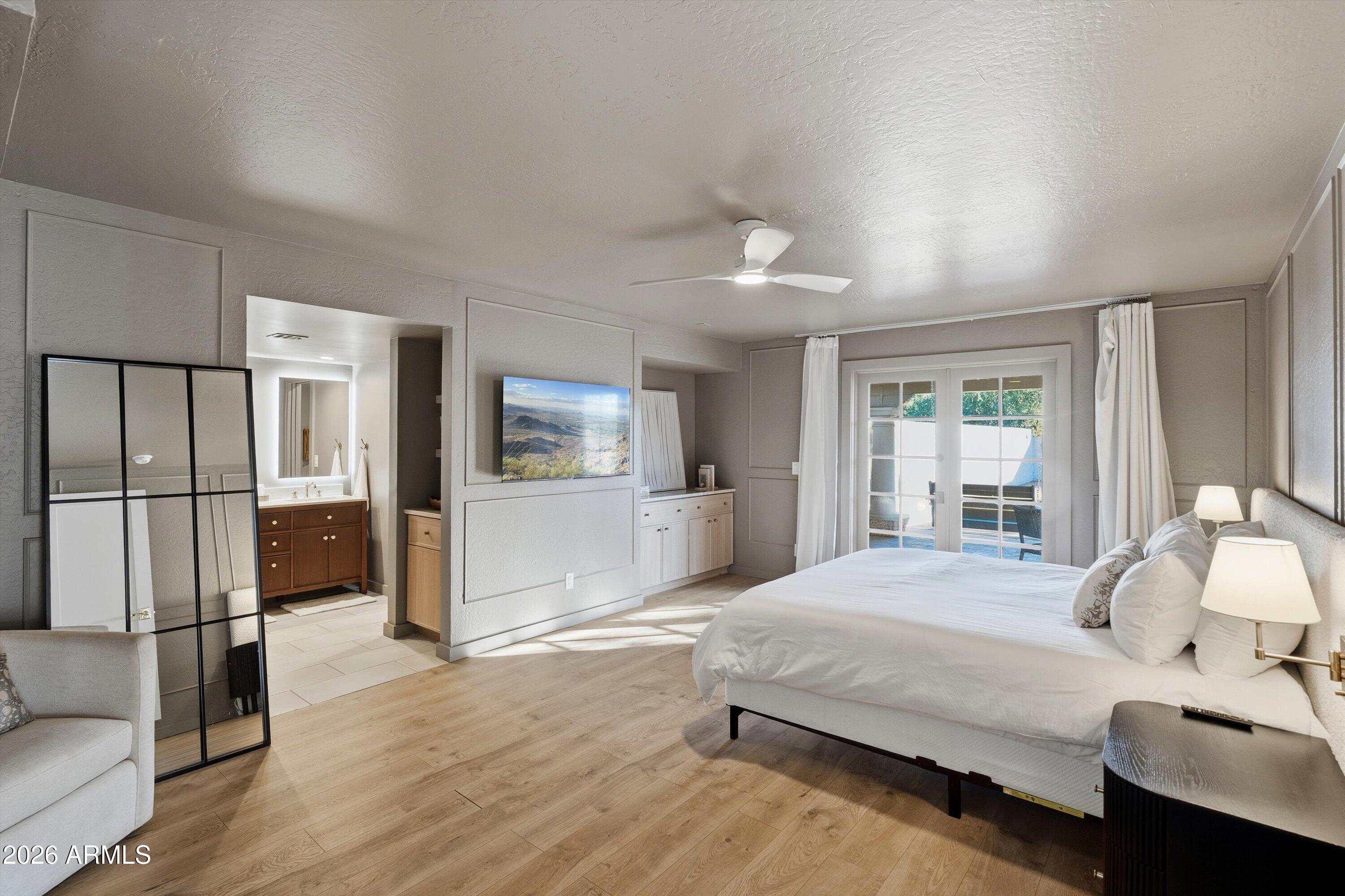 7001 E THUNDERBIRD Road