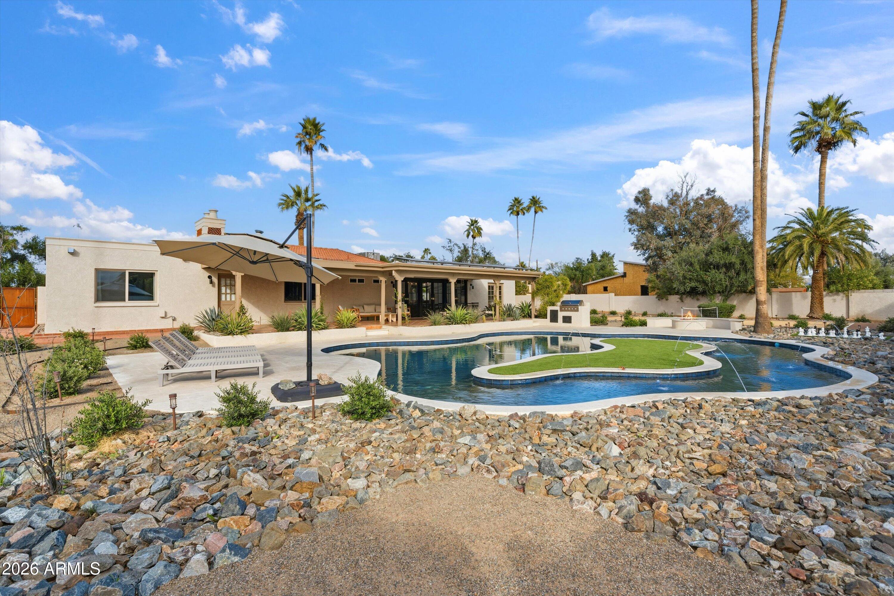 7001 E THUNDERBIRD Road