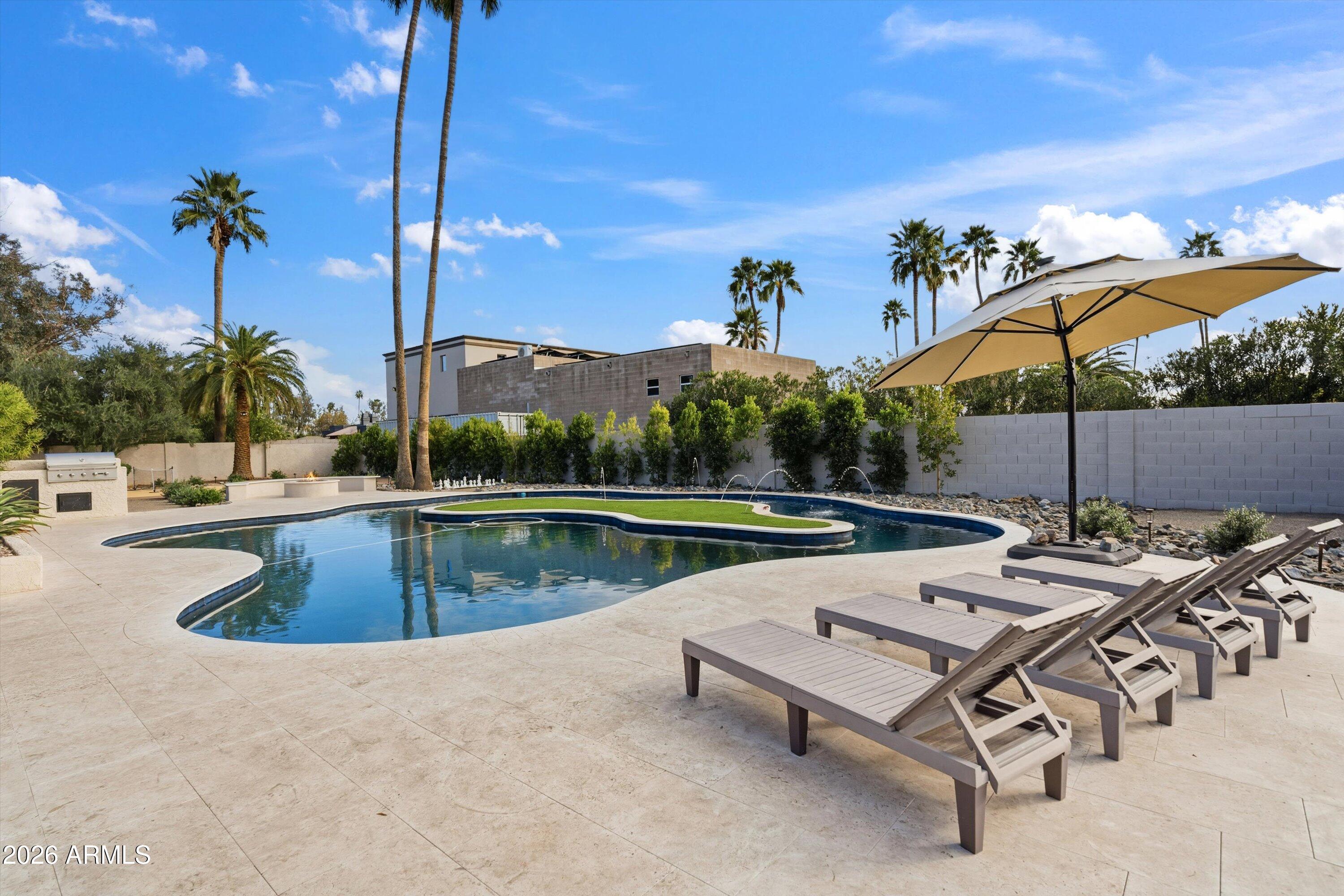 7001 E THUNDERBIRD Road