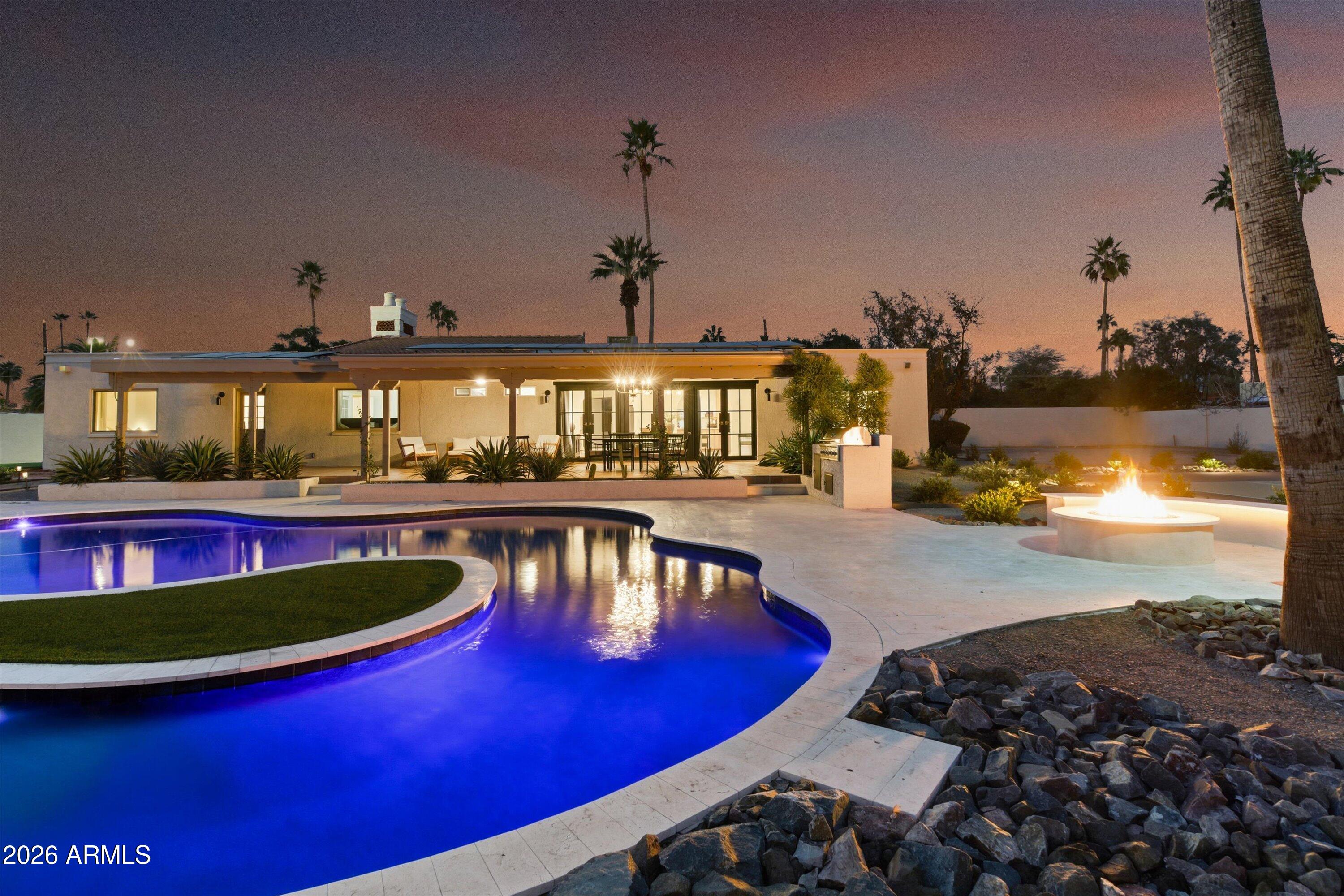 7001 E THUNDERBIRD Road