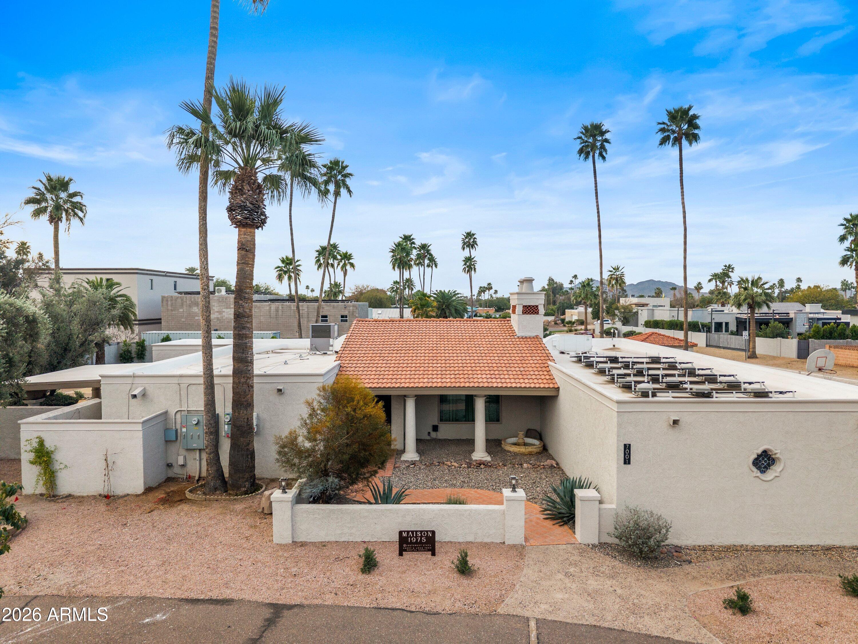 7001 E THUNDERBIRD Road