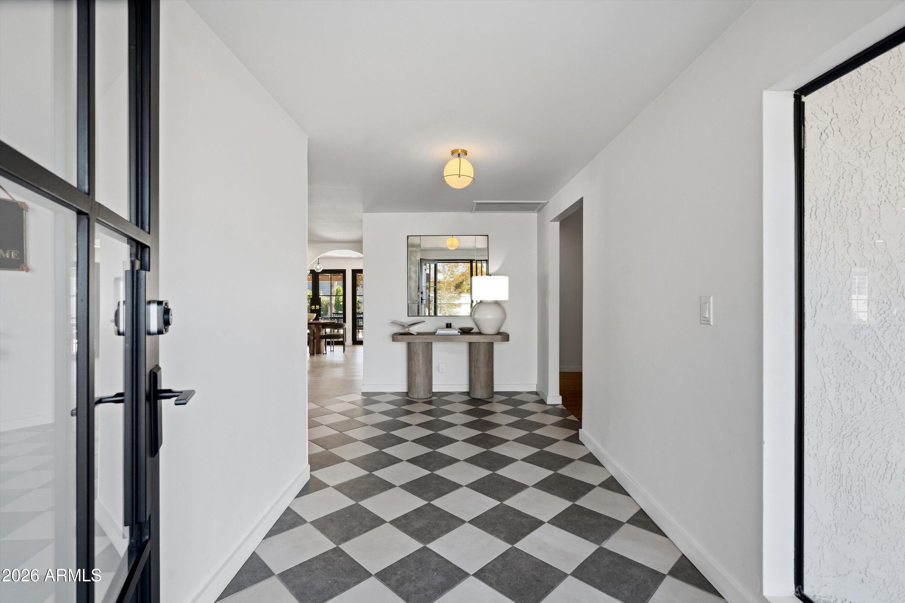 7001 E THUNDERBIRD Road