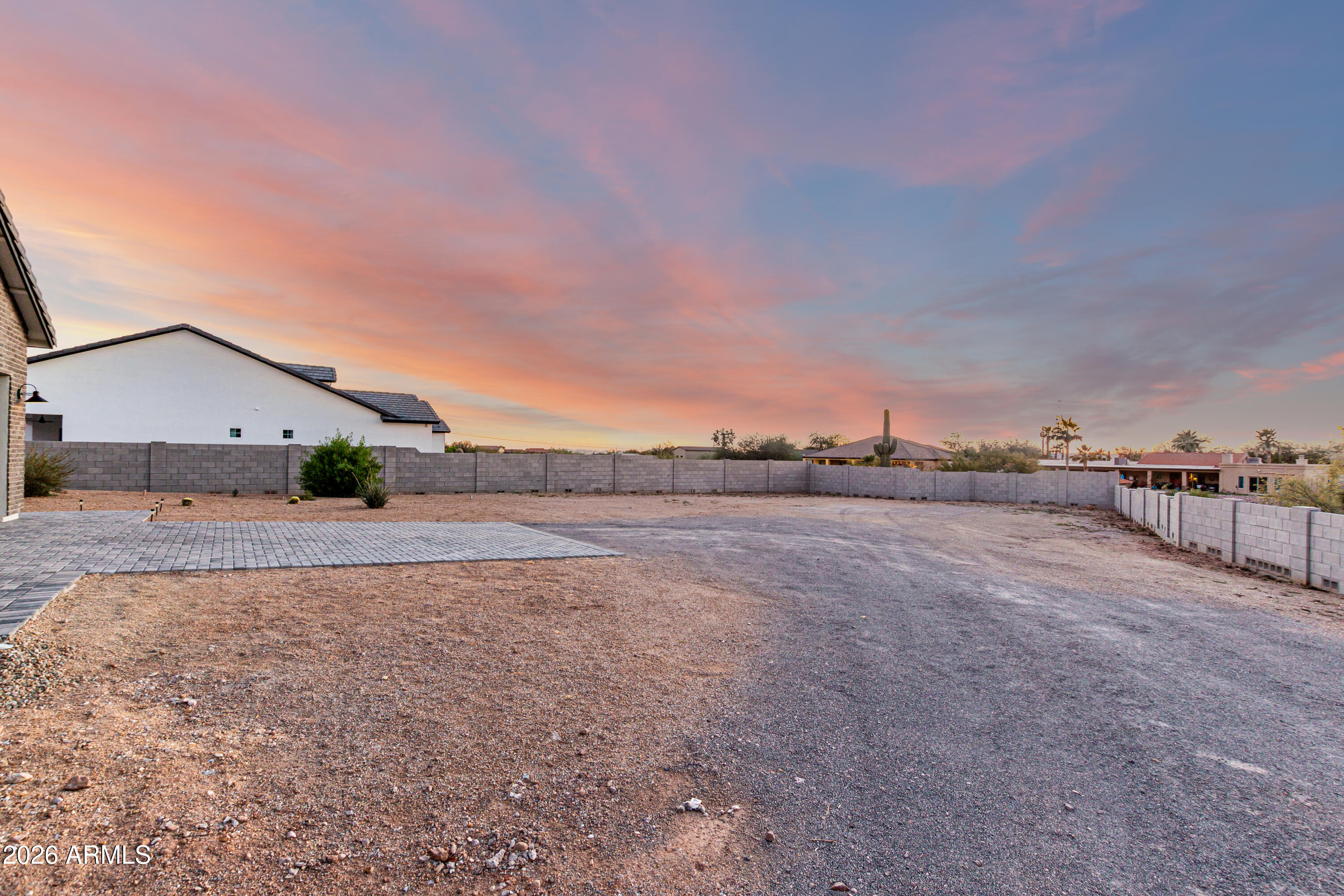 990 N Muleshoe Road