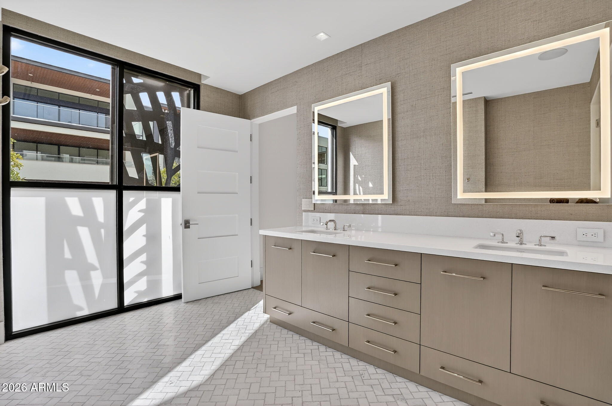 6587 N PALMERAIE Boulevard 1008