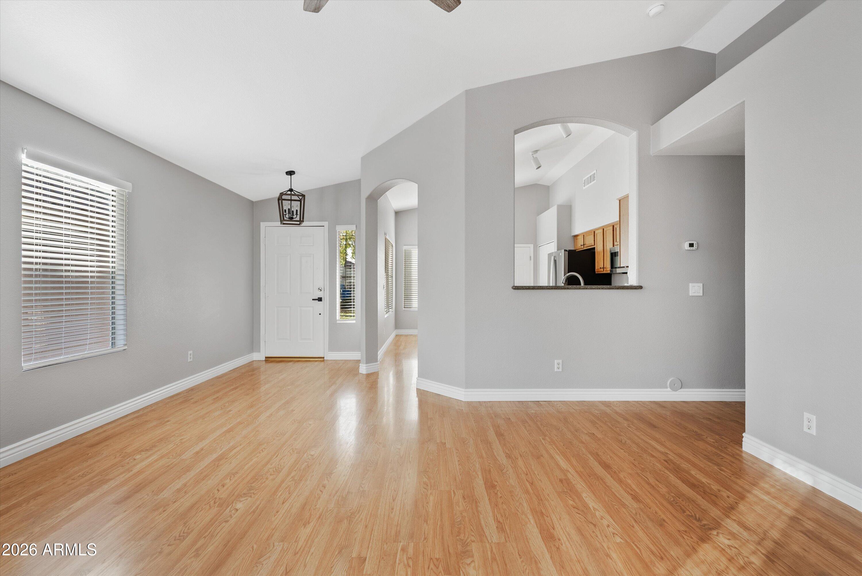 870 W PAGE Avenue