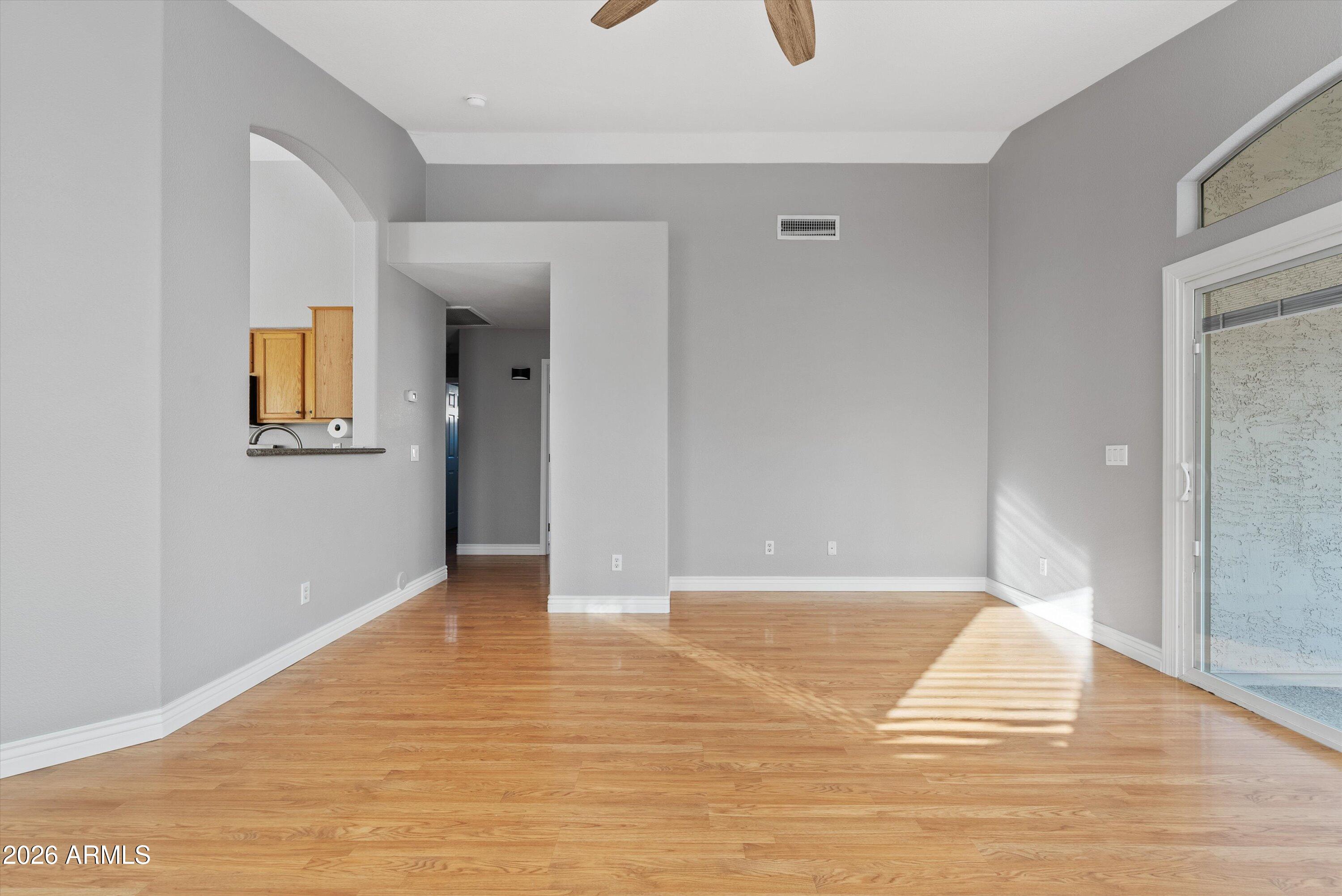 870 W PAGE Avenue