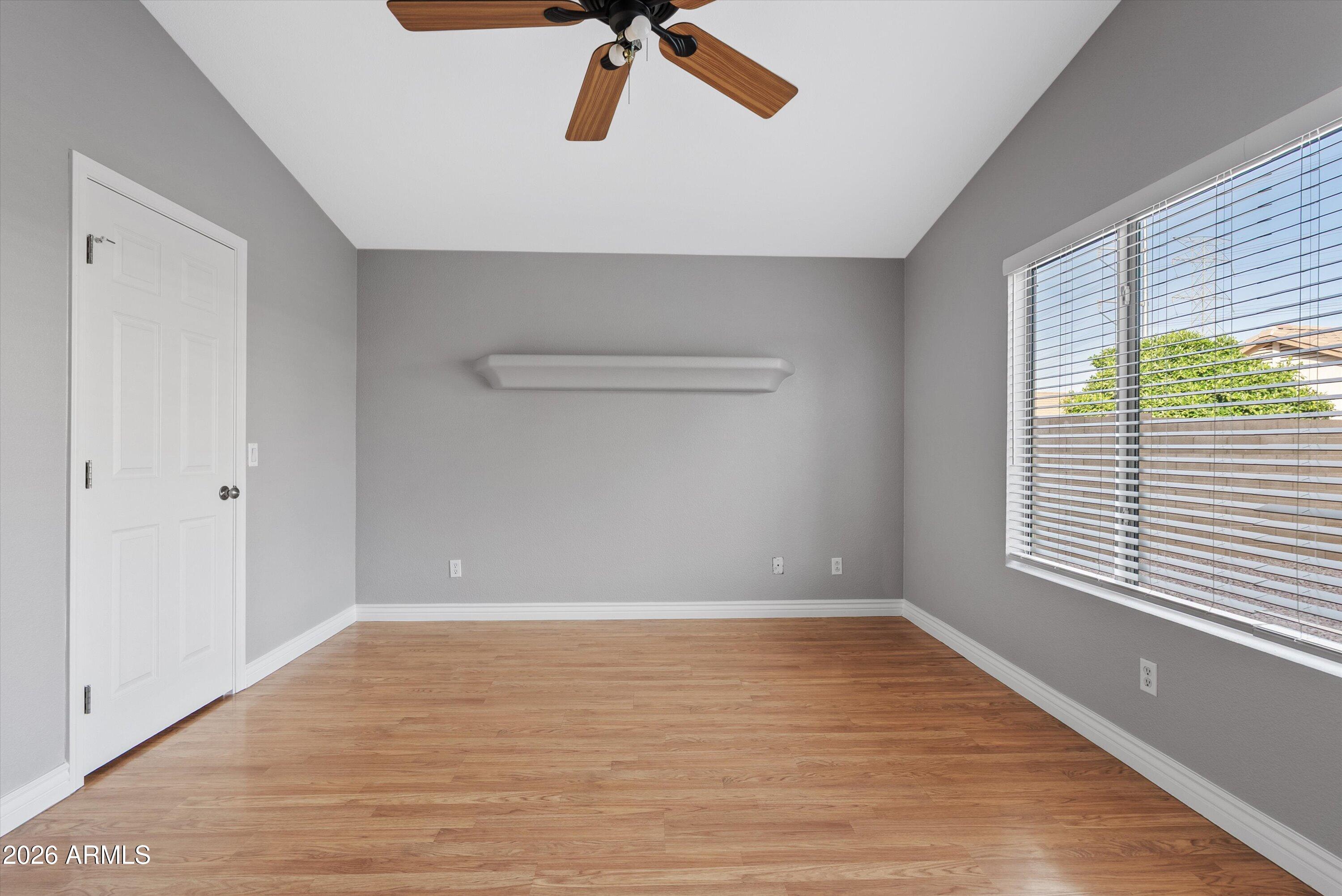 870 W PAGE Avenue