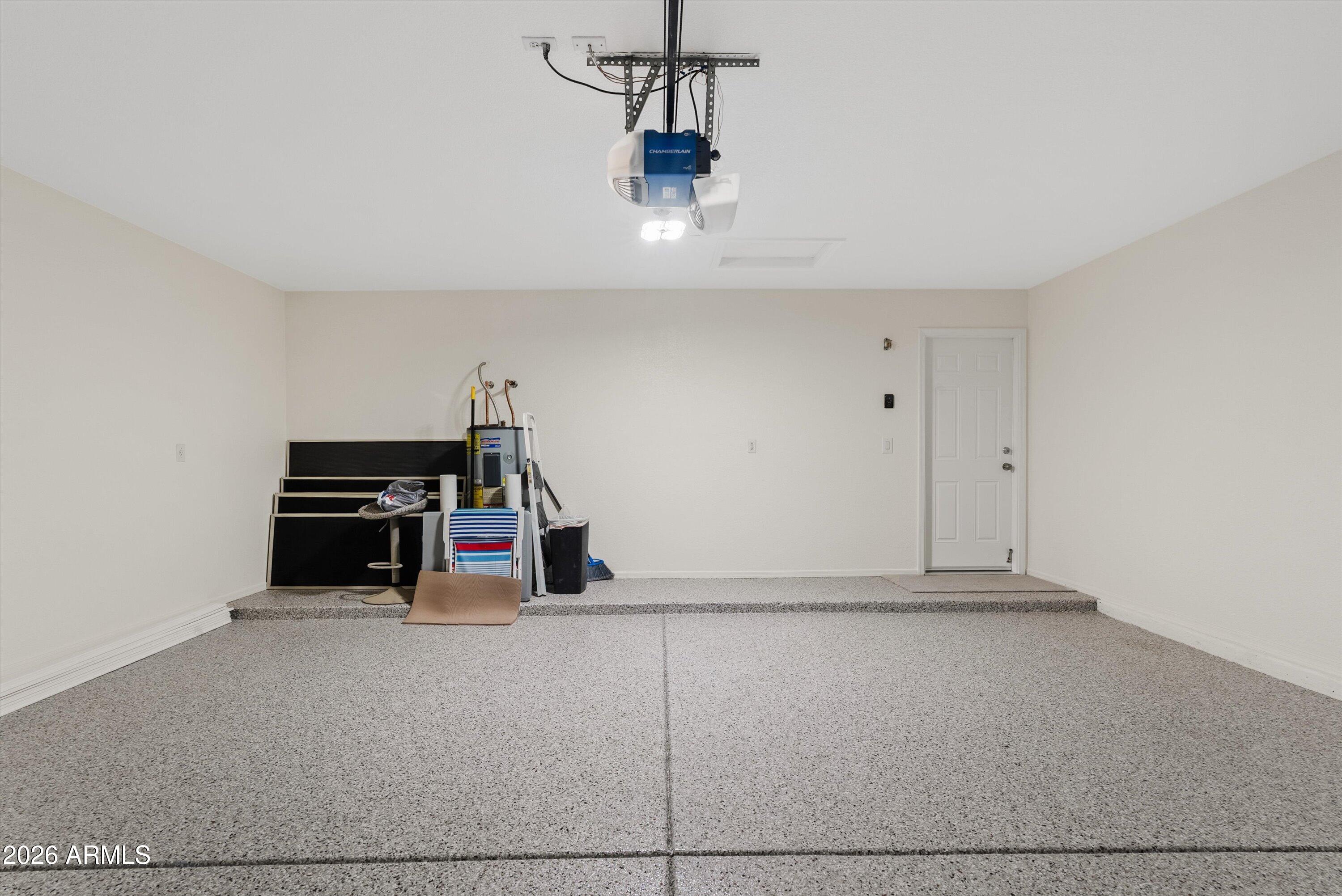 870 W PAGE Avenue