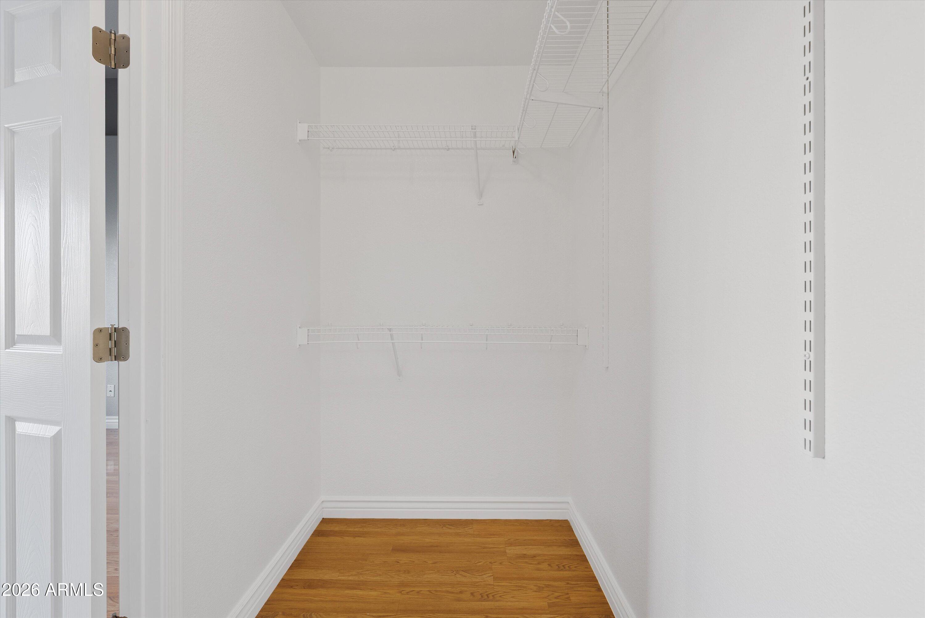 870 W PAGE Avenue