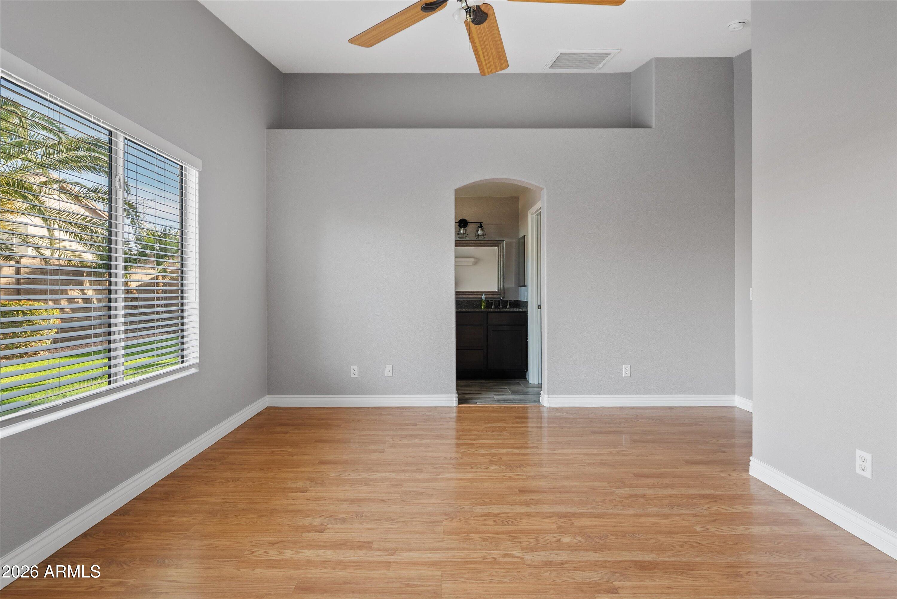 870 W PAGE Avenue