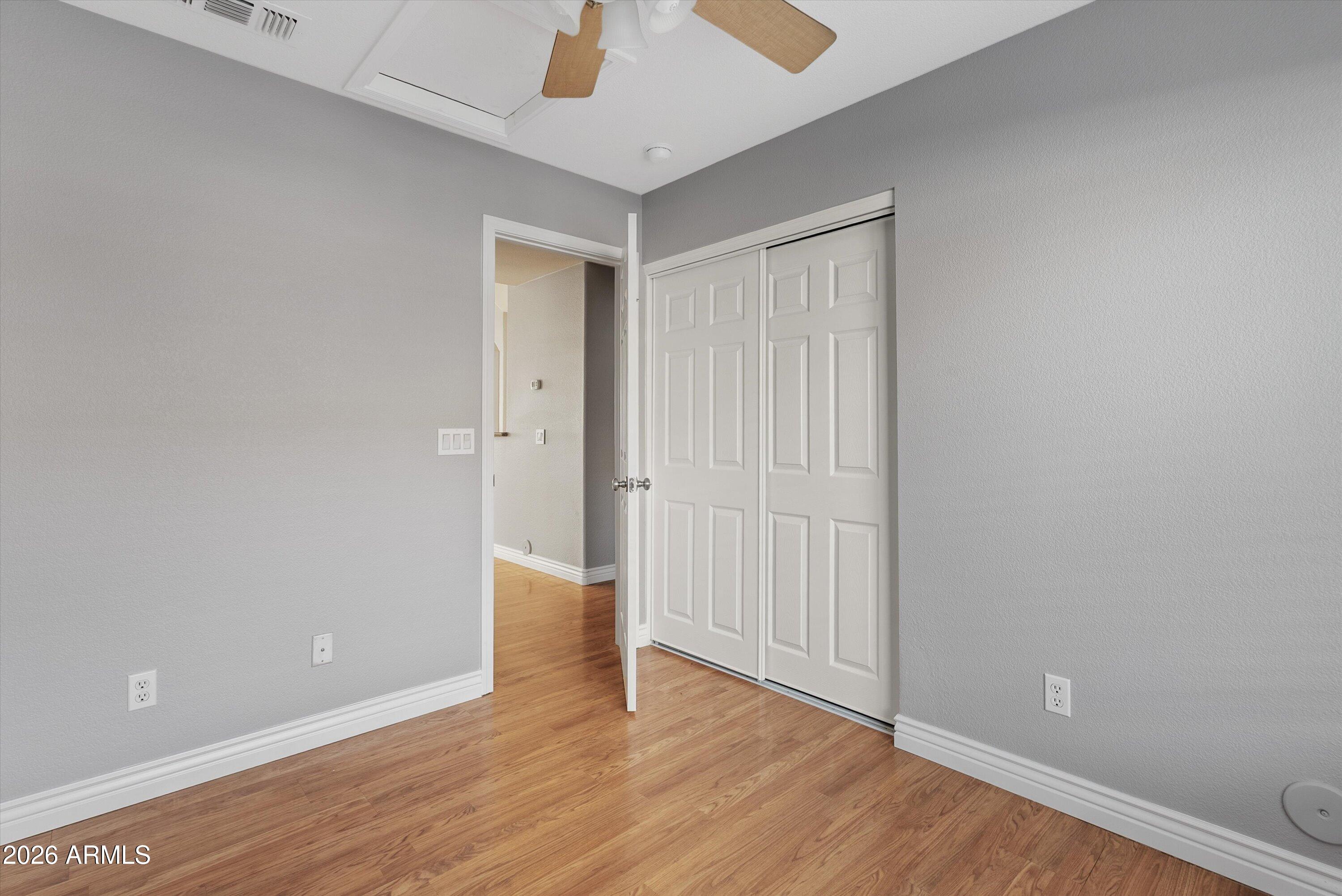 870 W PAGE Avenue
