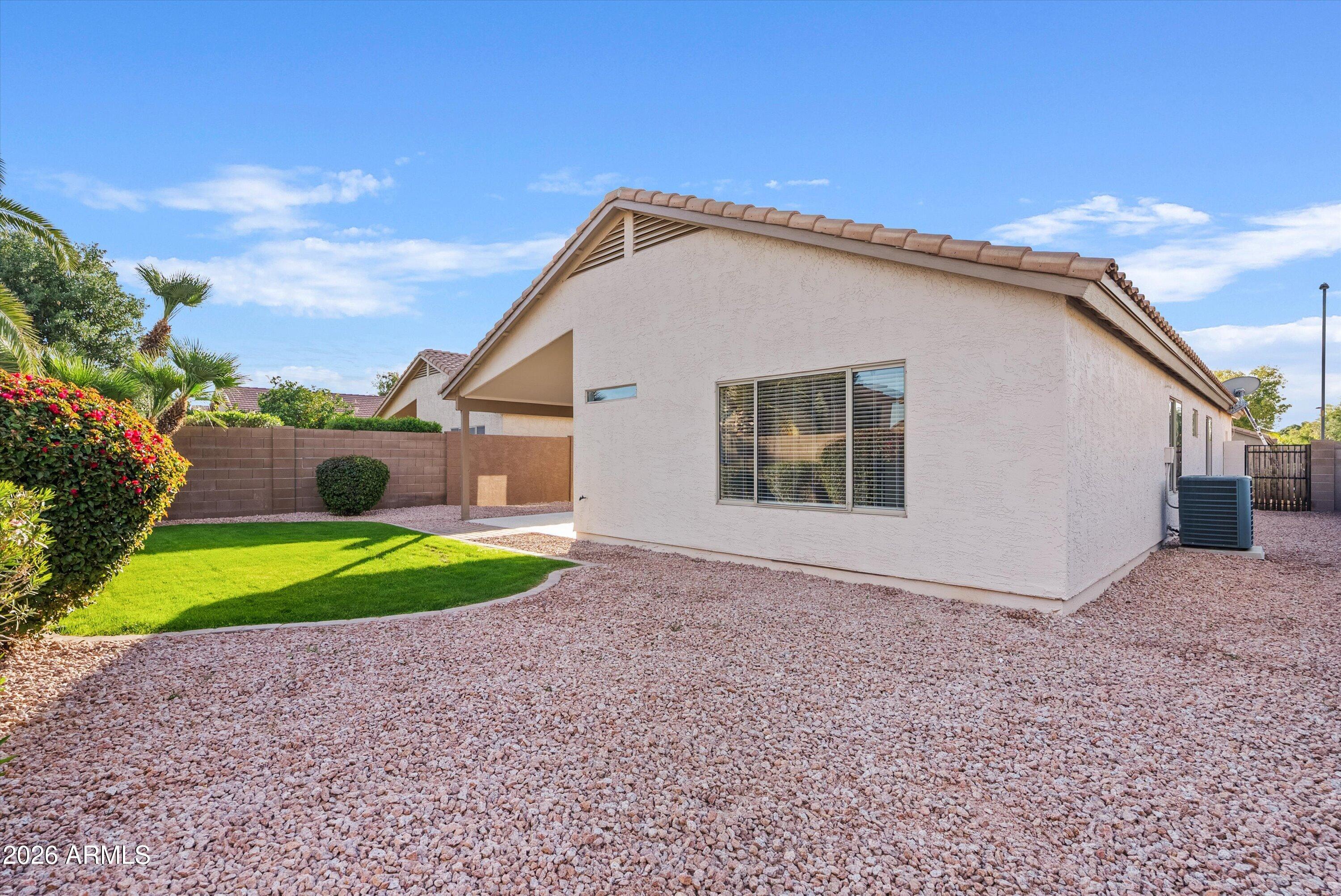 870 W PAGE Avenue