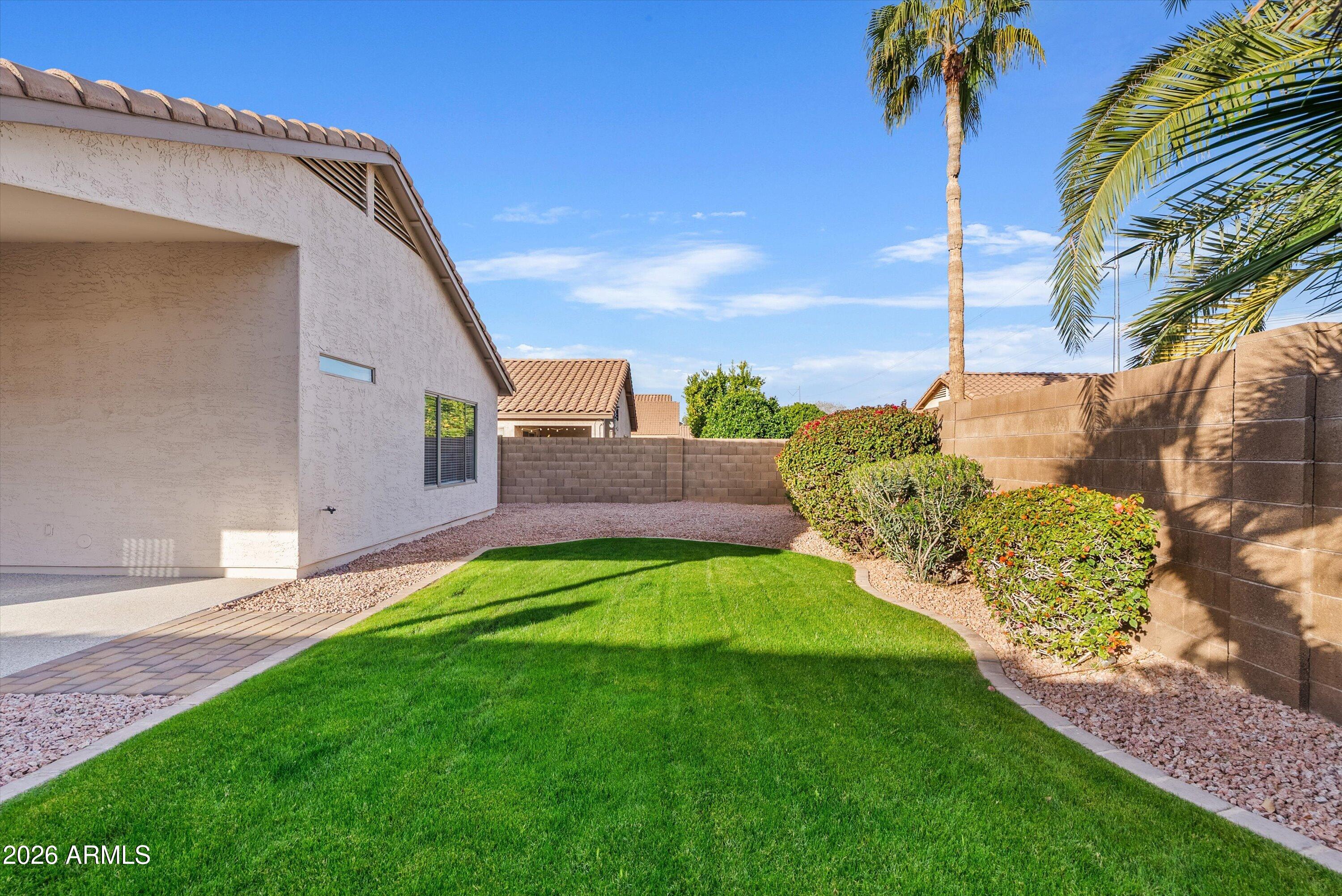 870 W PAGE Avenue
