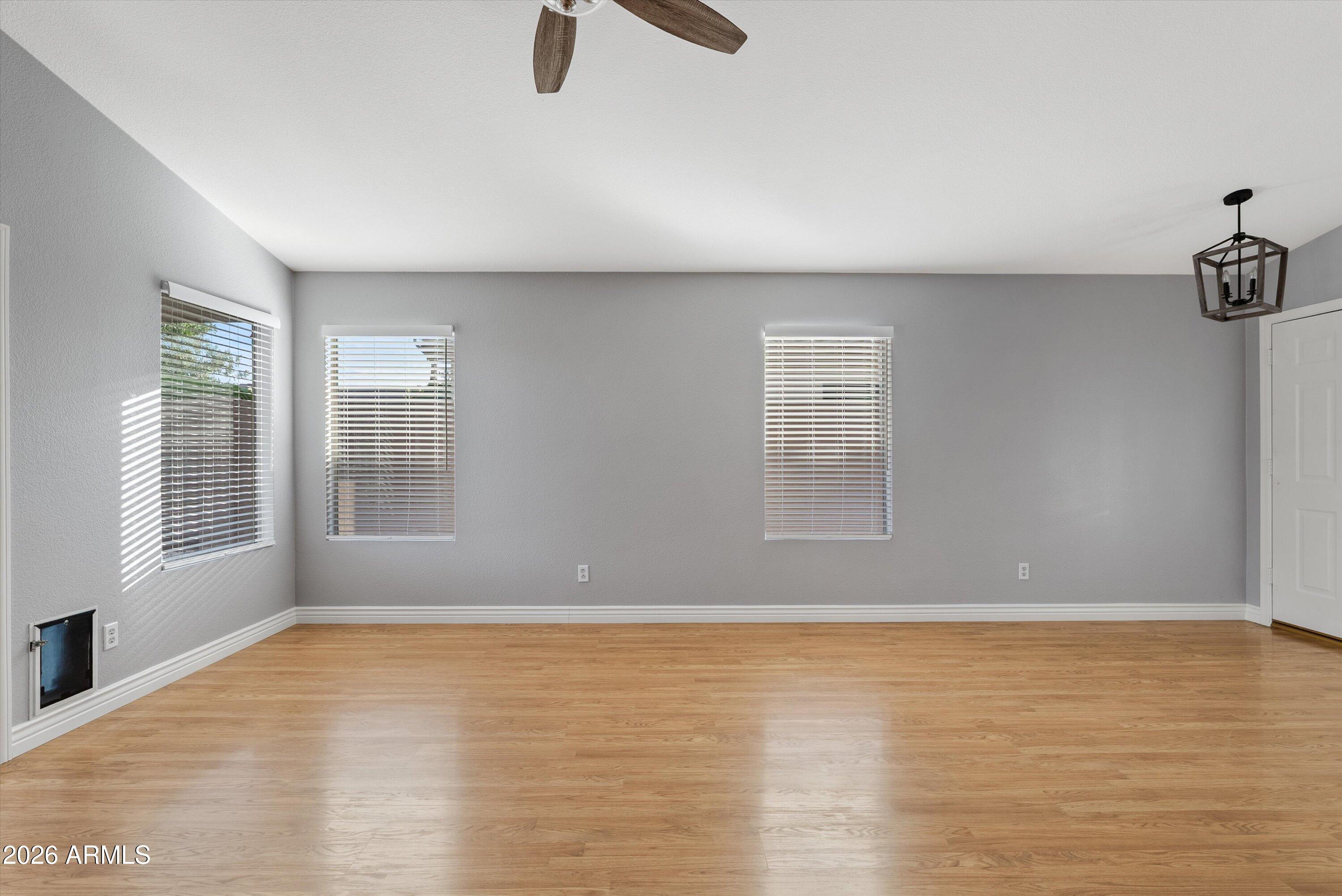 870 W PAGE Avenue