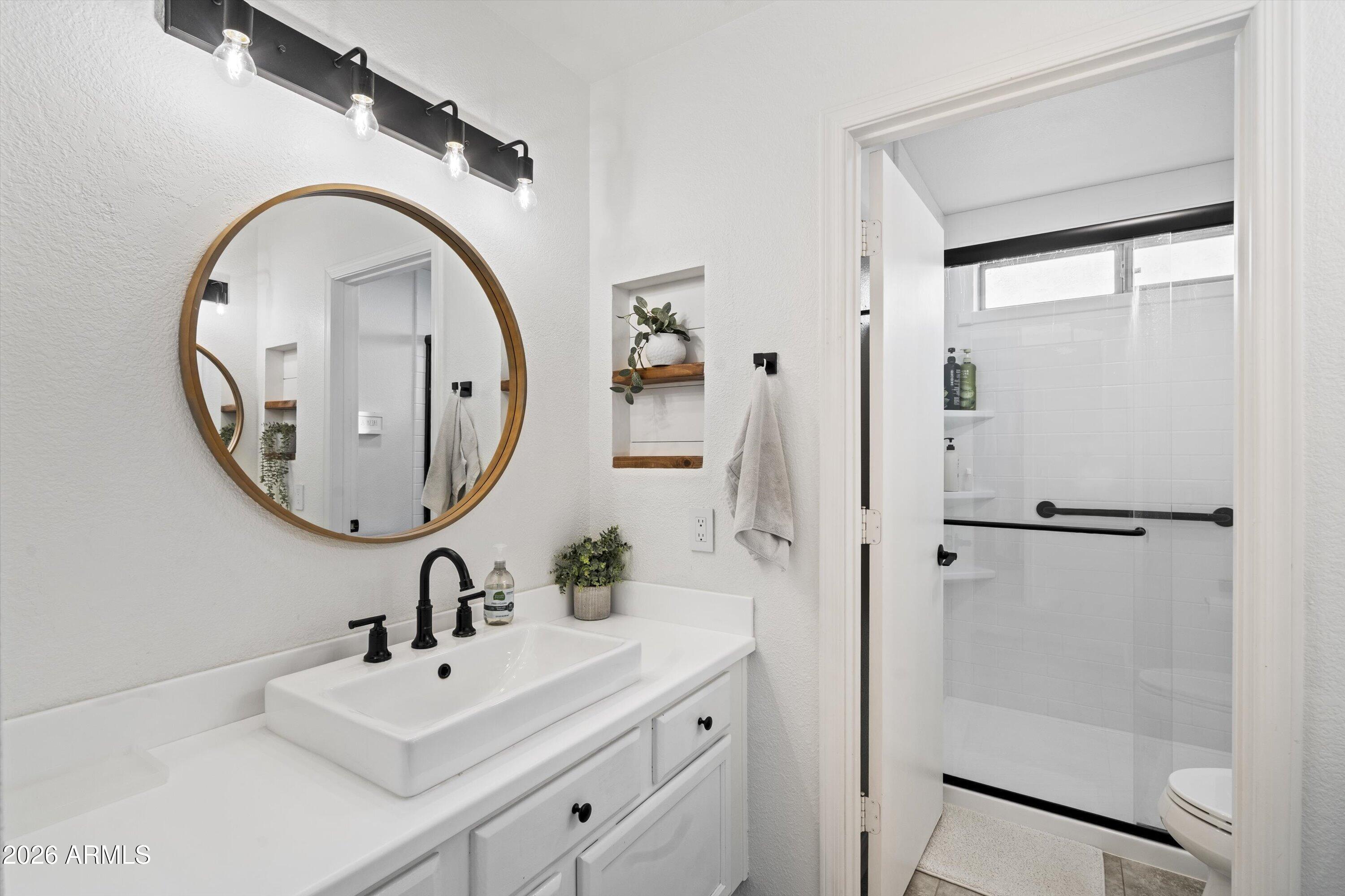 1320 W KINGBIRD Drive