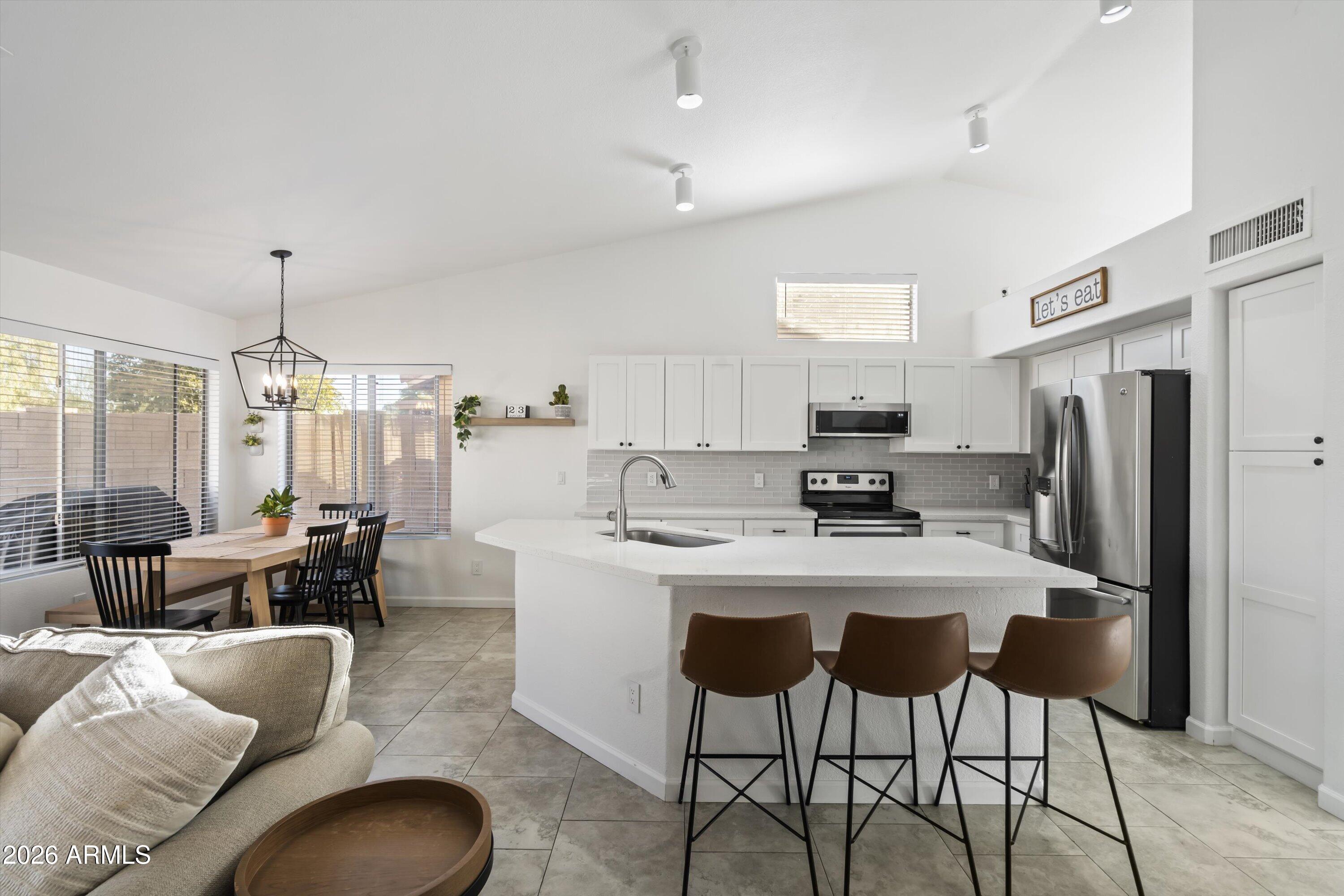 1320 W KINGBIRD Drive