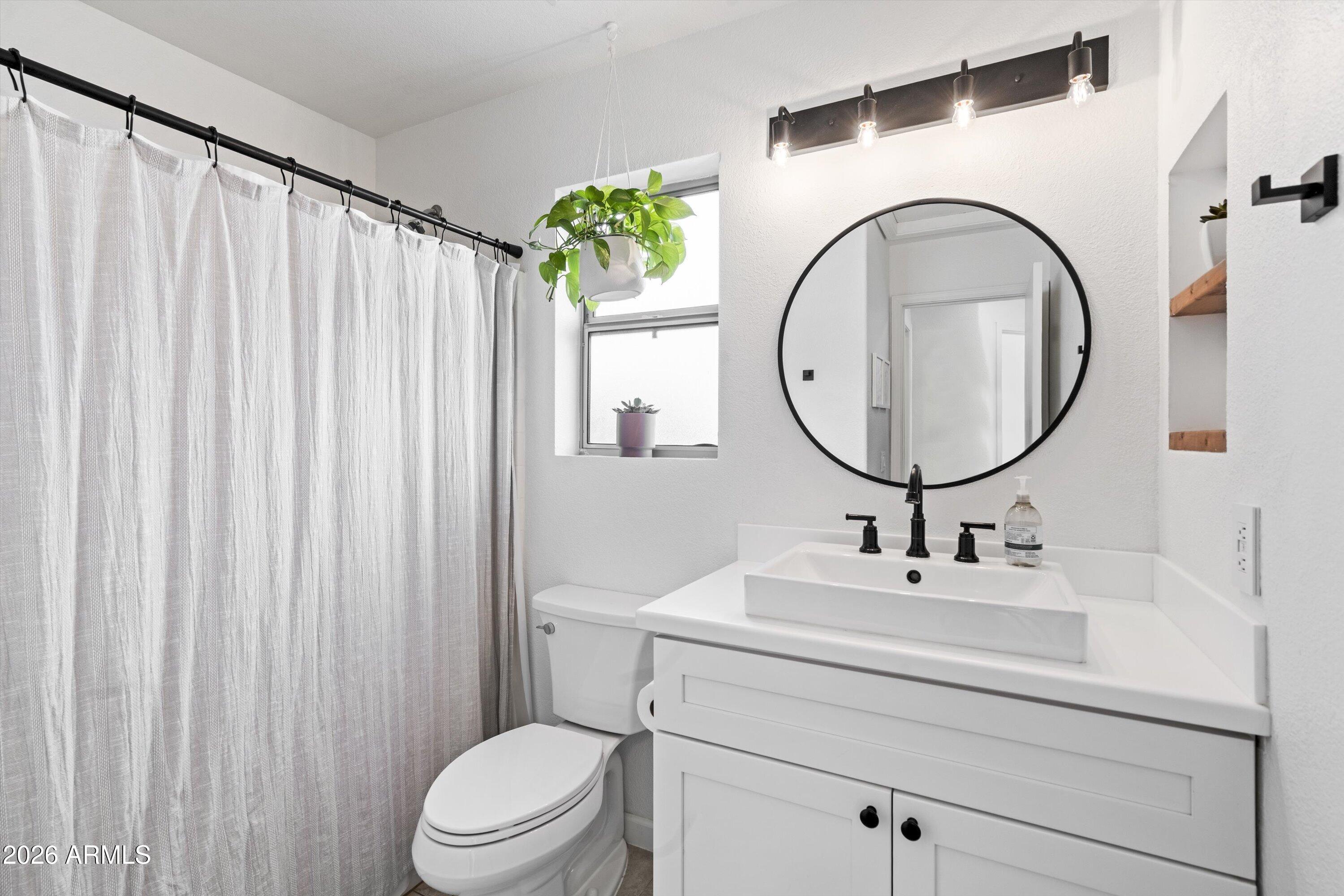 1320 W KINGBIRD Drive