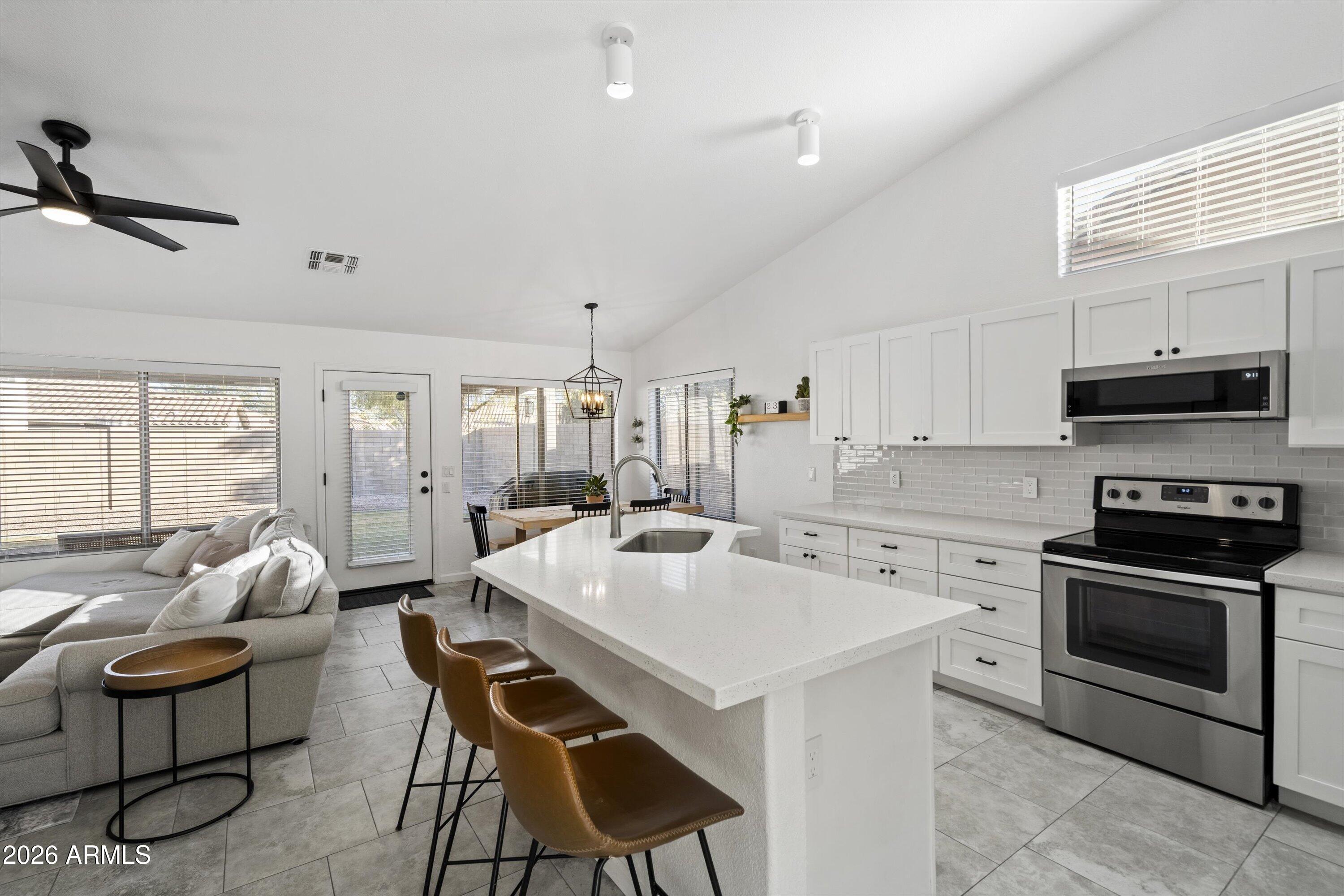 1320 W KINGBIRD Drive