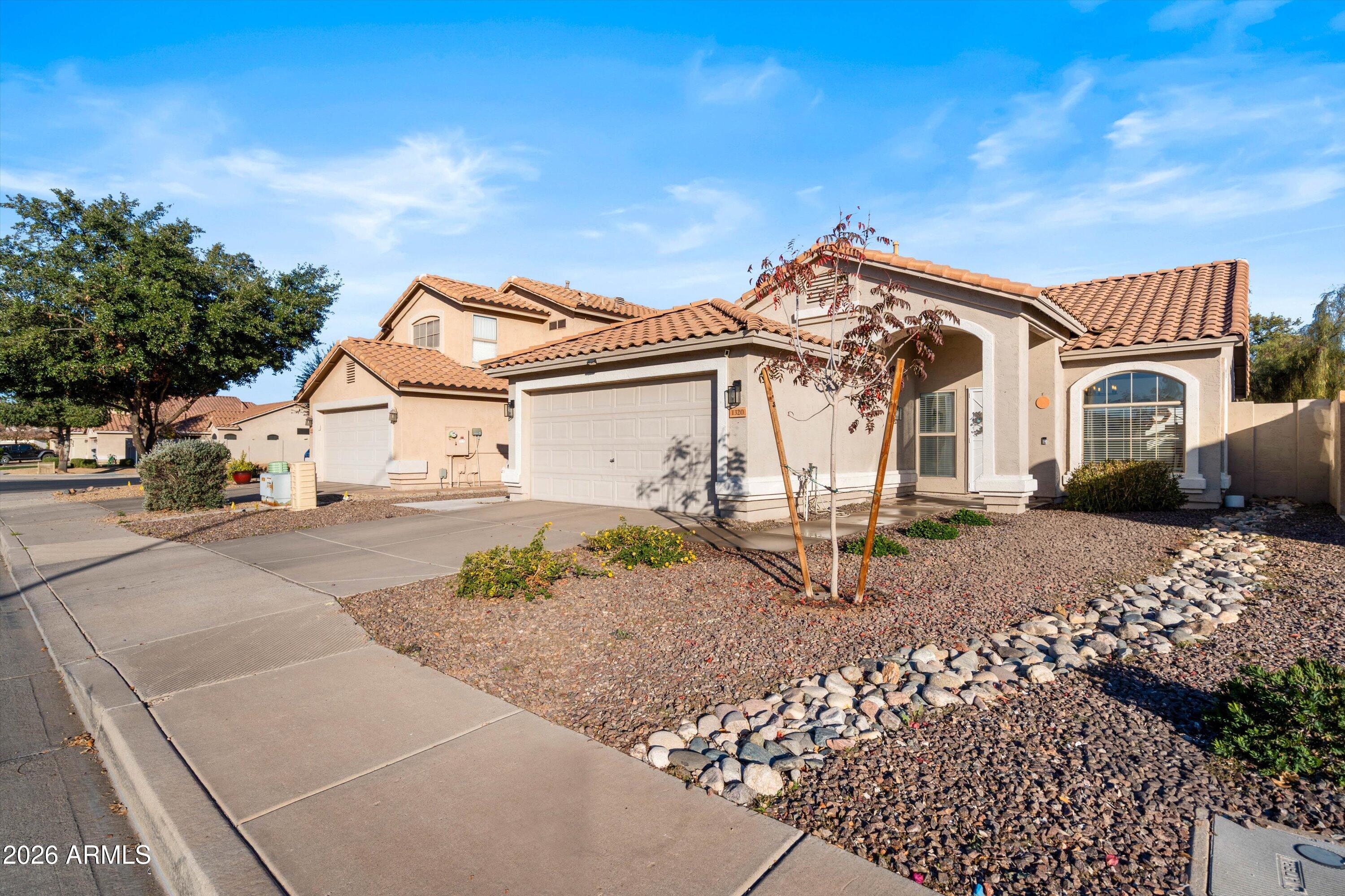 1320 W KINGBIRD Drive