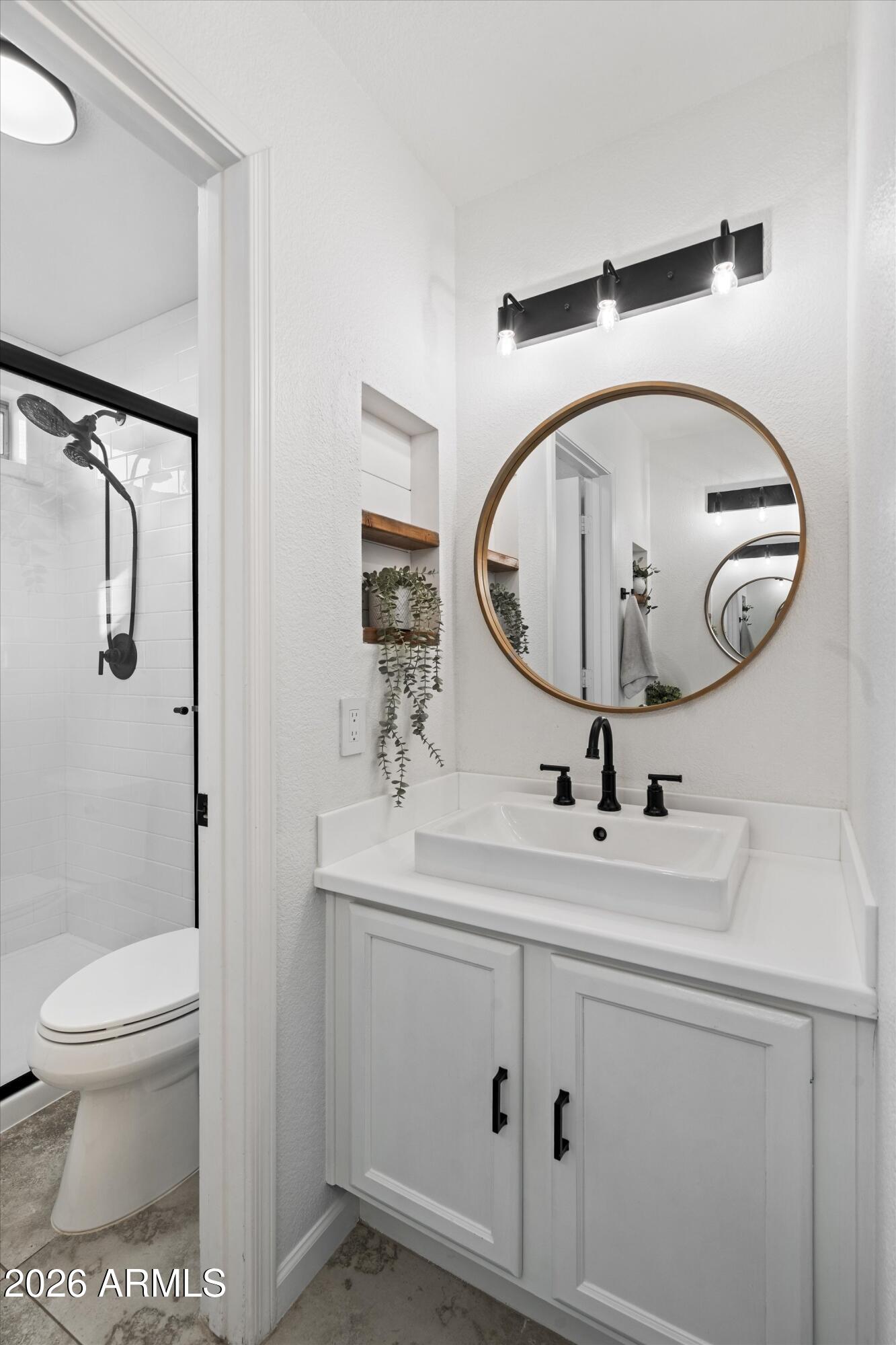 1320 W KINGBIRD Drive