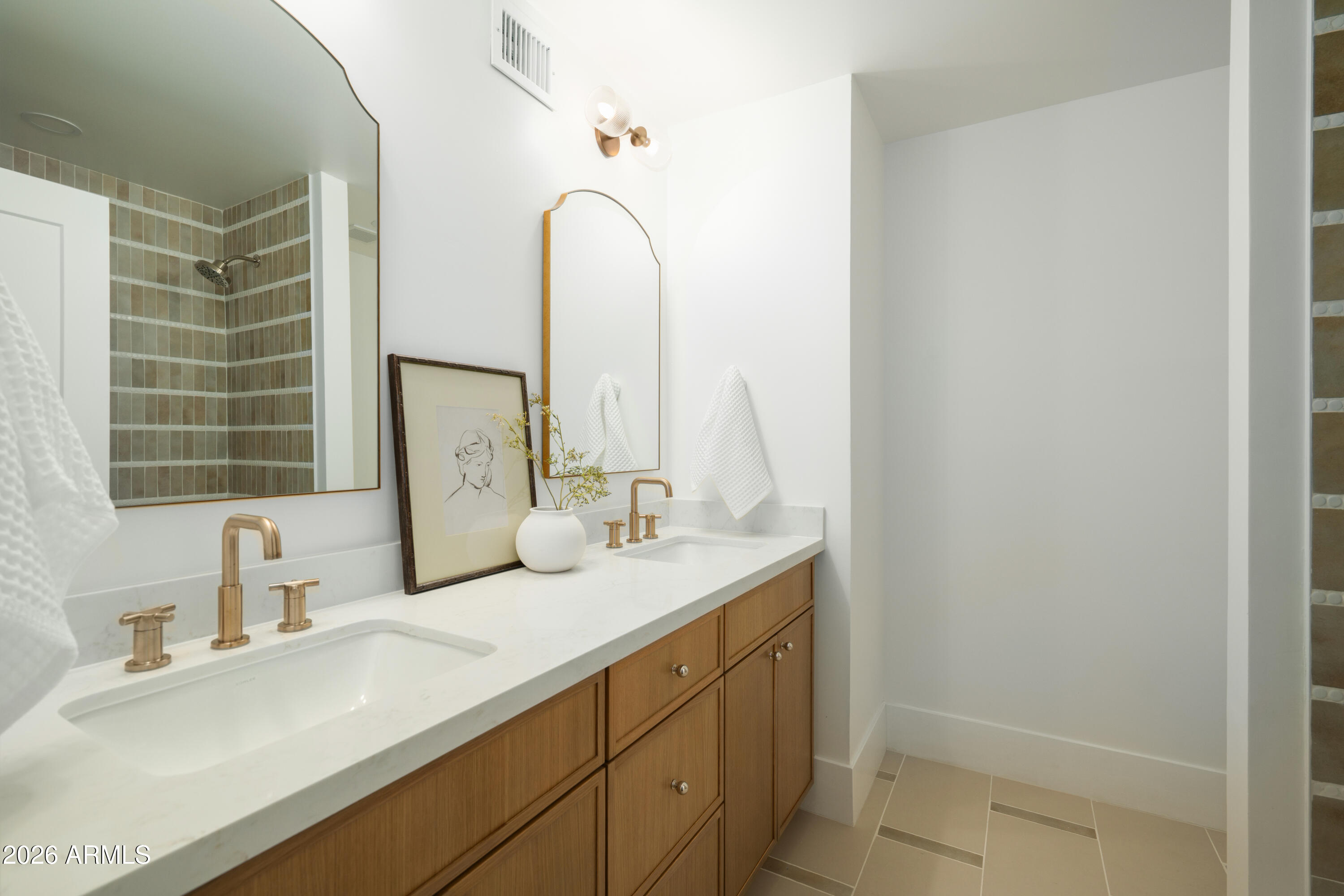 6009 E MONTE CRISTO Avenue