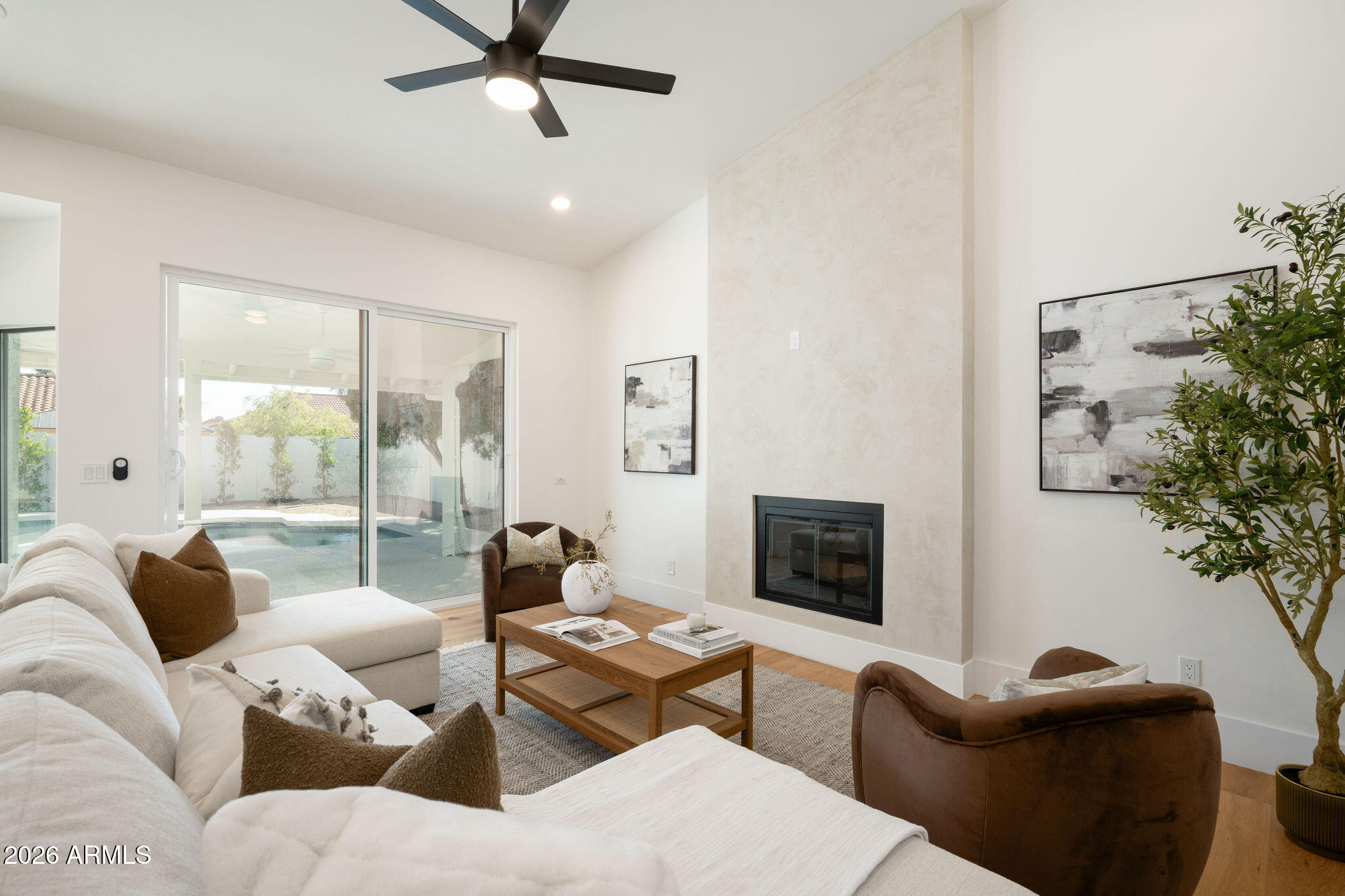 6009 E MONTE CRISTO Avenue